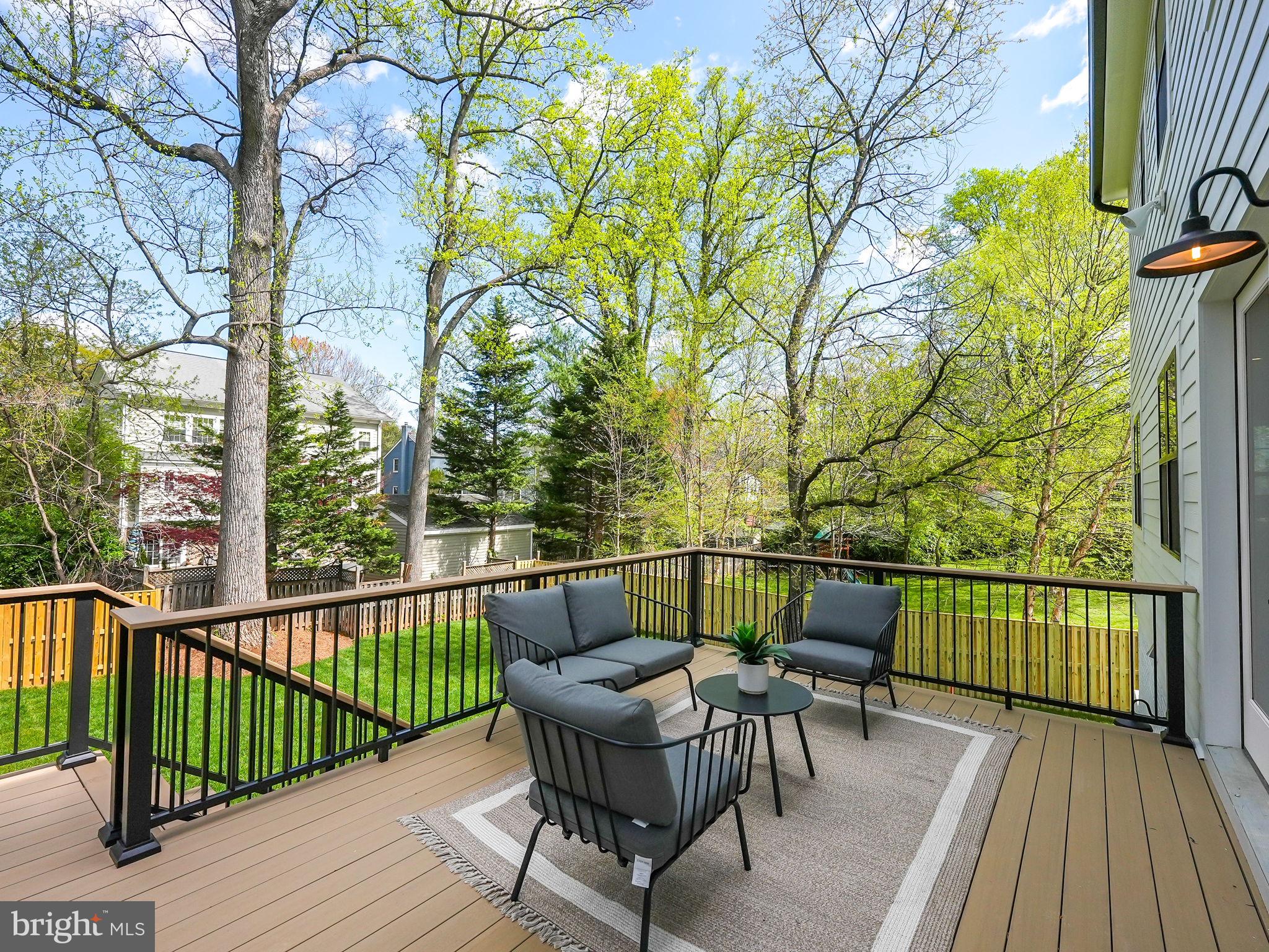 DONNA LEE GARDENS - Residential