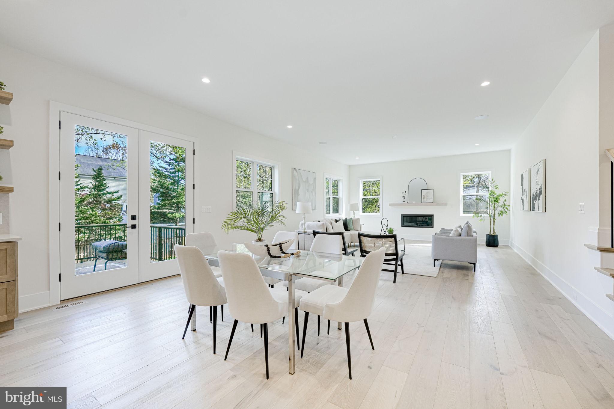 DONNA LEE GARDENS - Residential