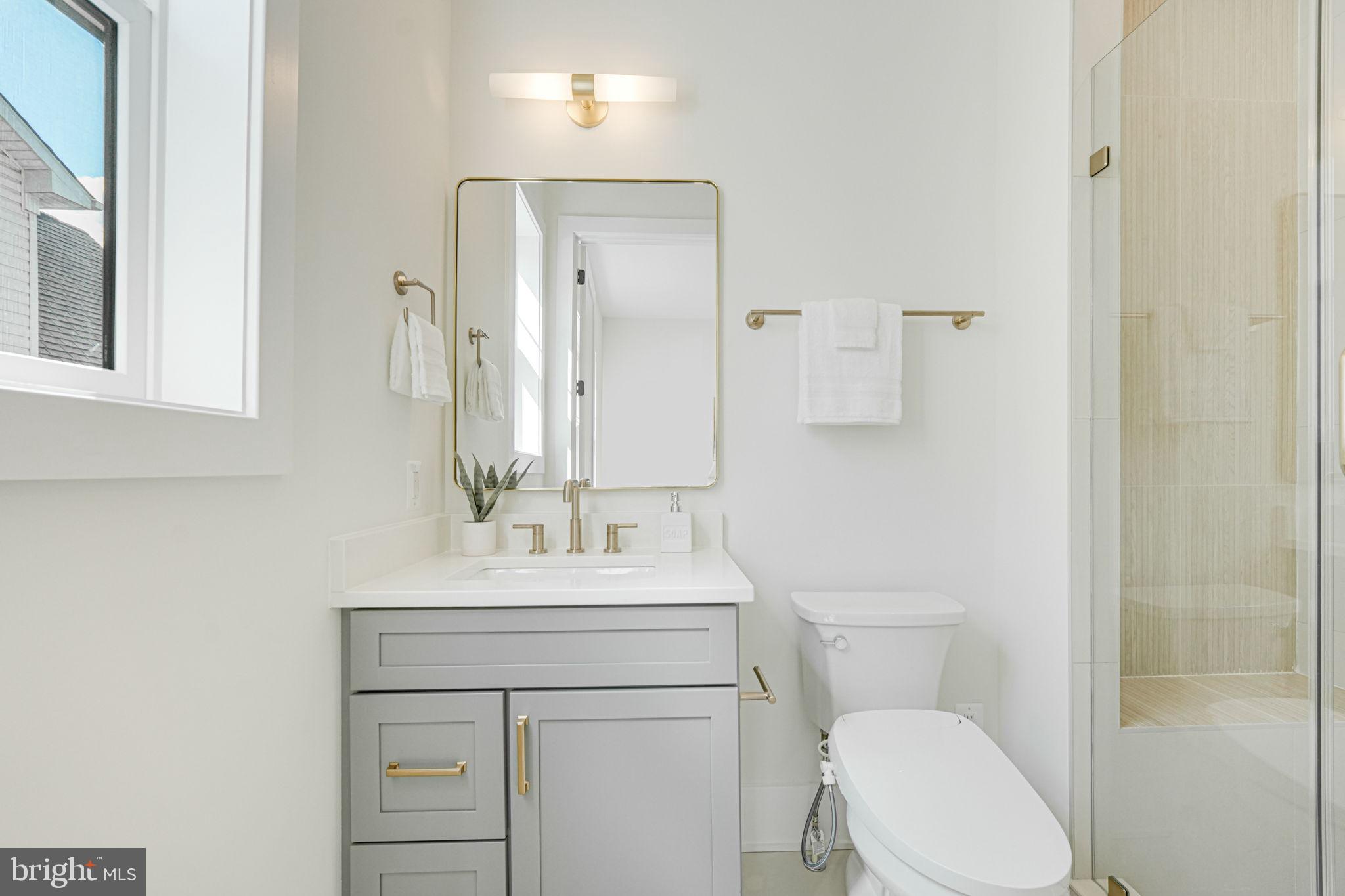 DONNA LEE GARDENS - Residential