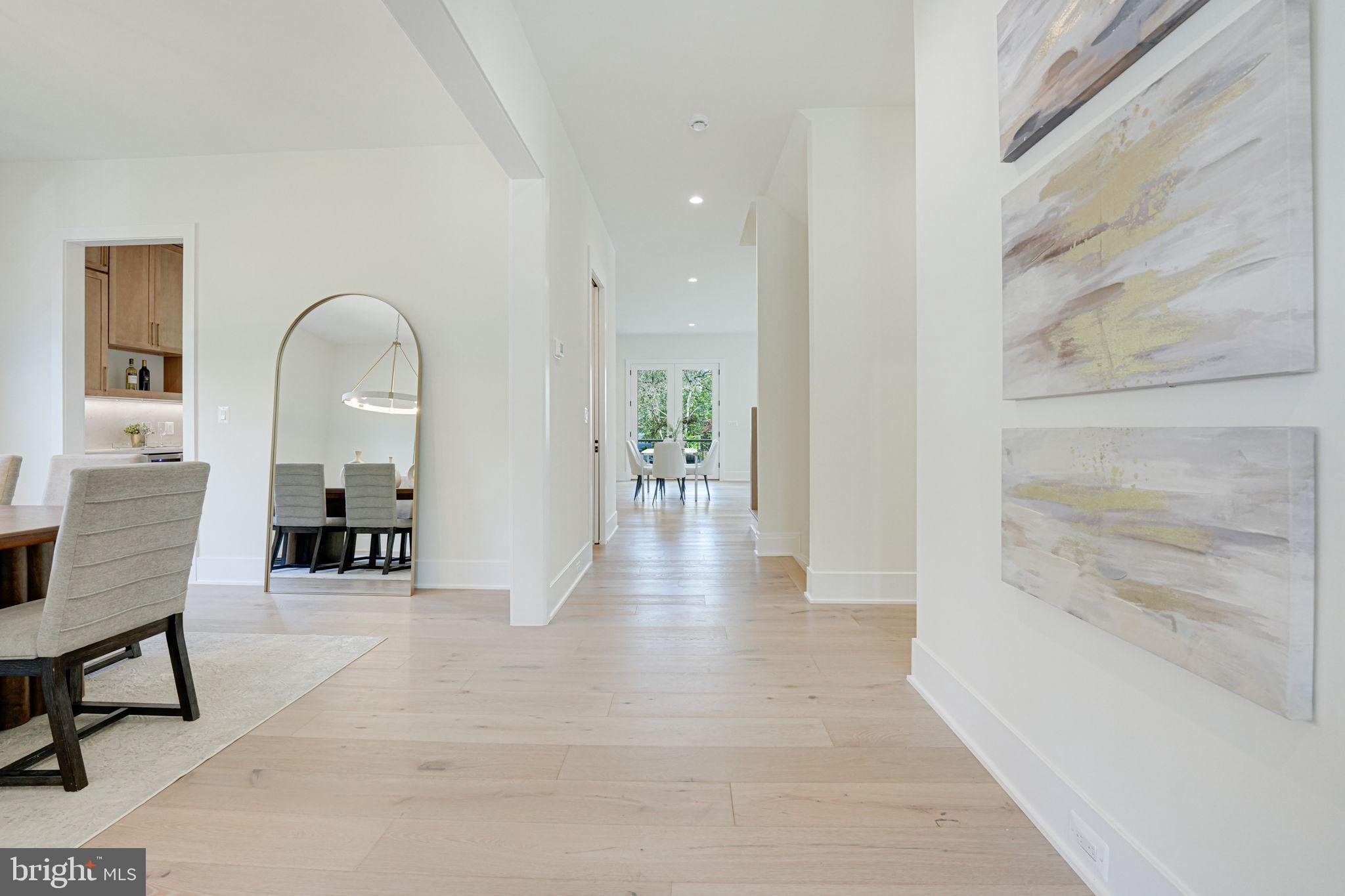 DONNA LEE GARDENS - Residential