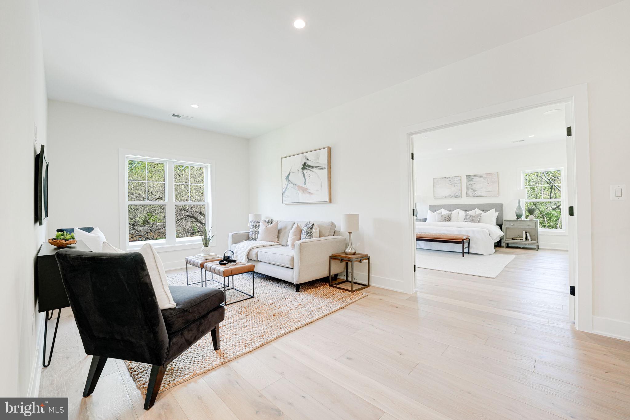 DONNA LEE GARDENS - Residential