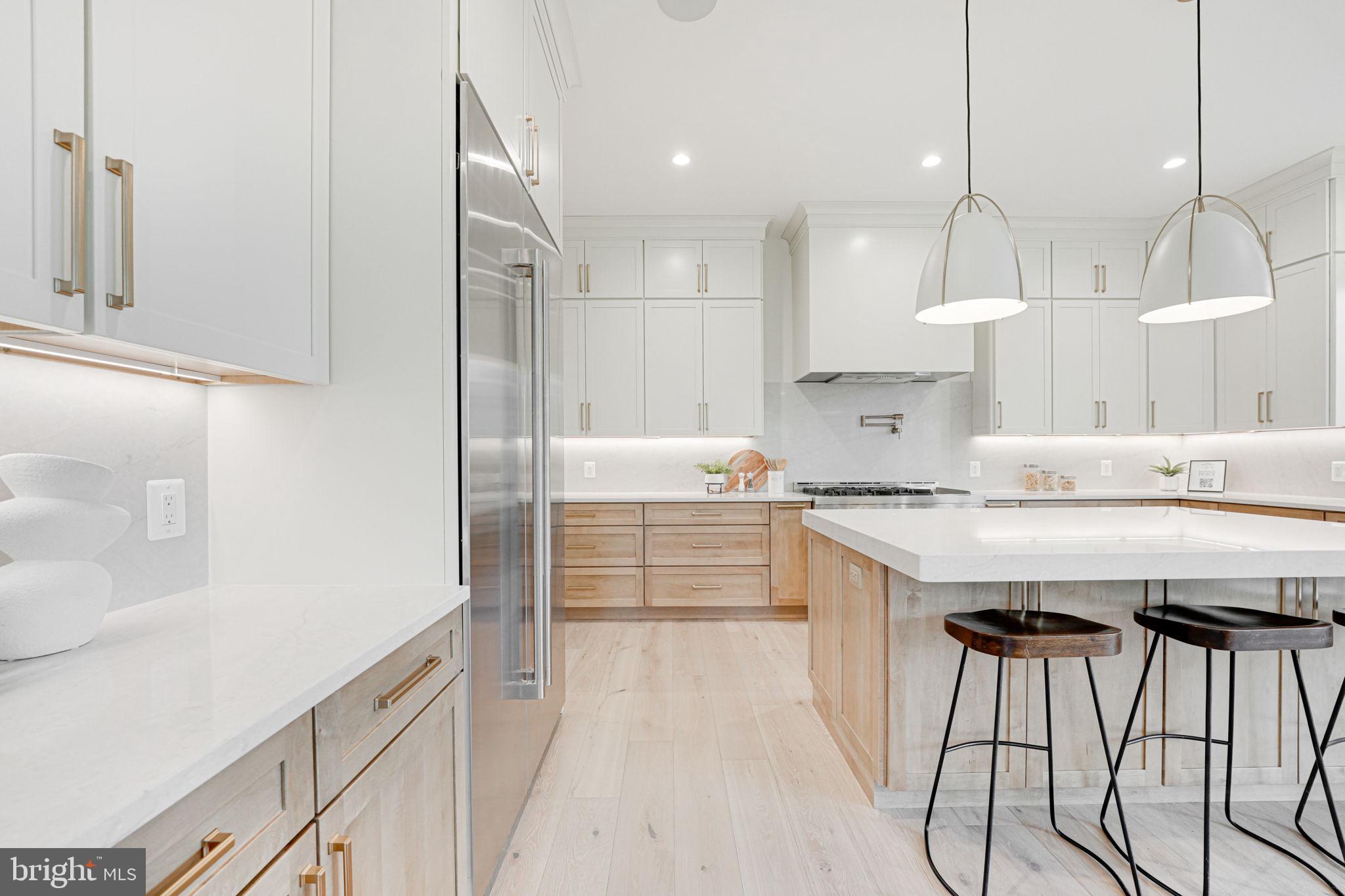 DONNA LEE GARDENS - Residential