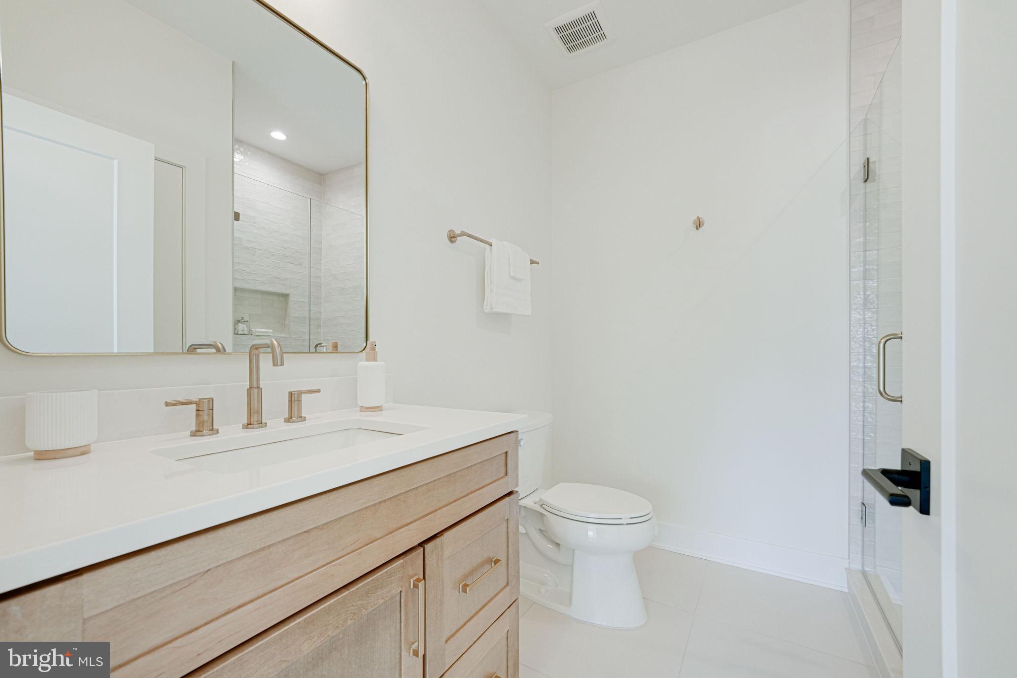 DONNA LEE GARDENS - Residential