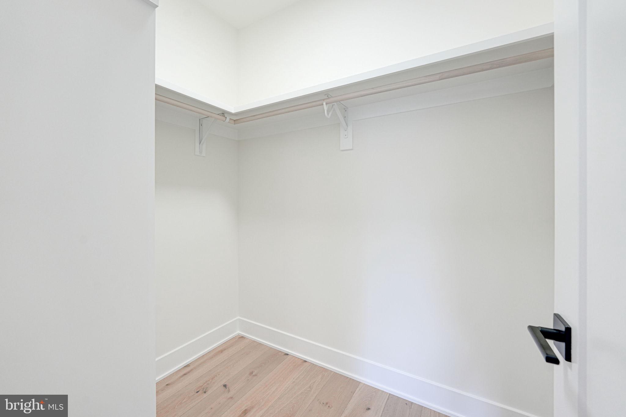 DONNA LEE GARDENS - Residential