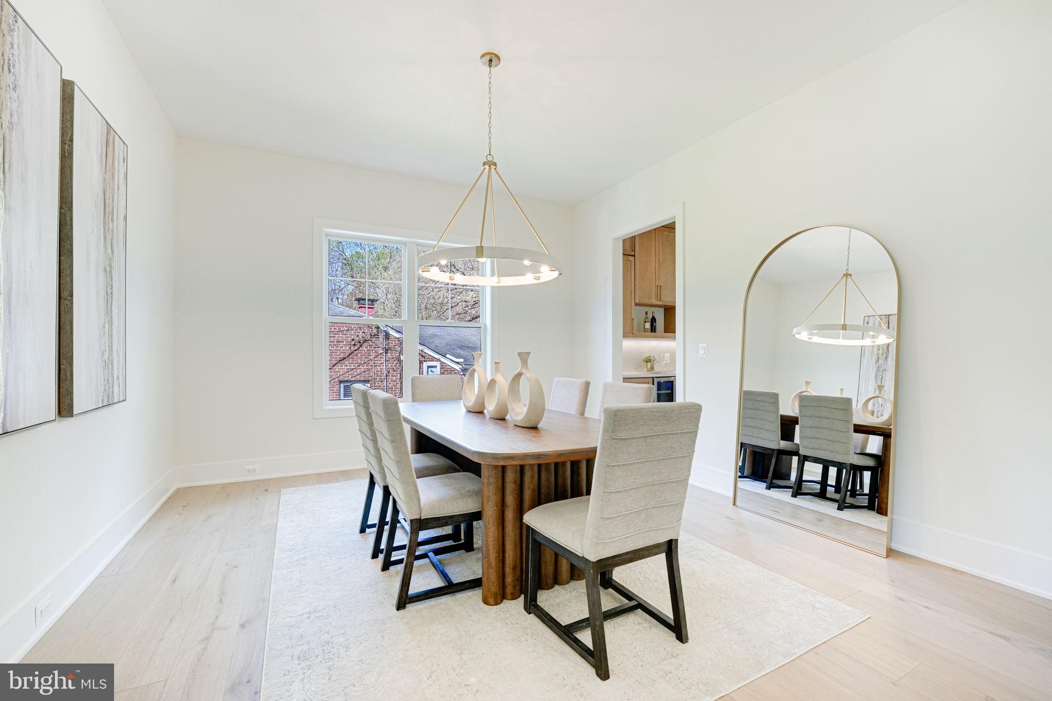 DONNA LEE GARDENS - Residential