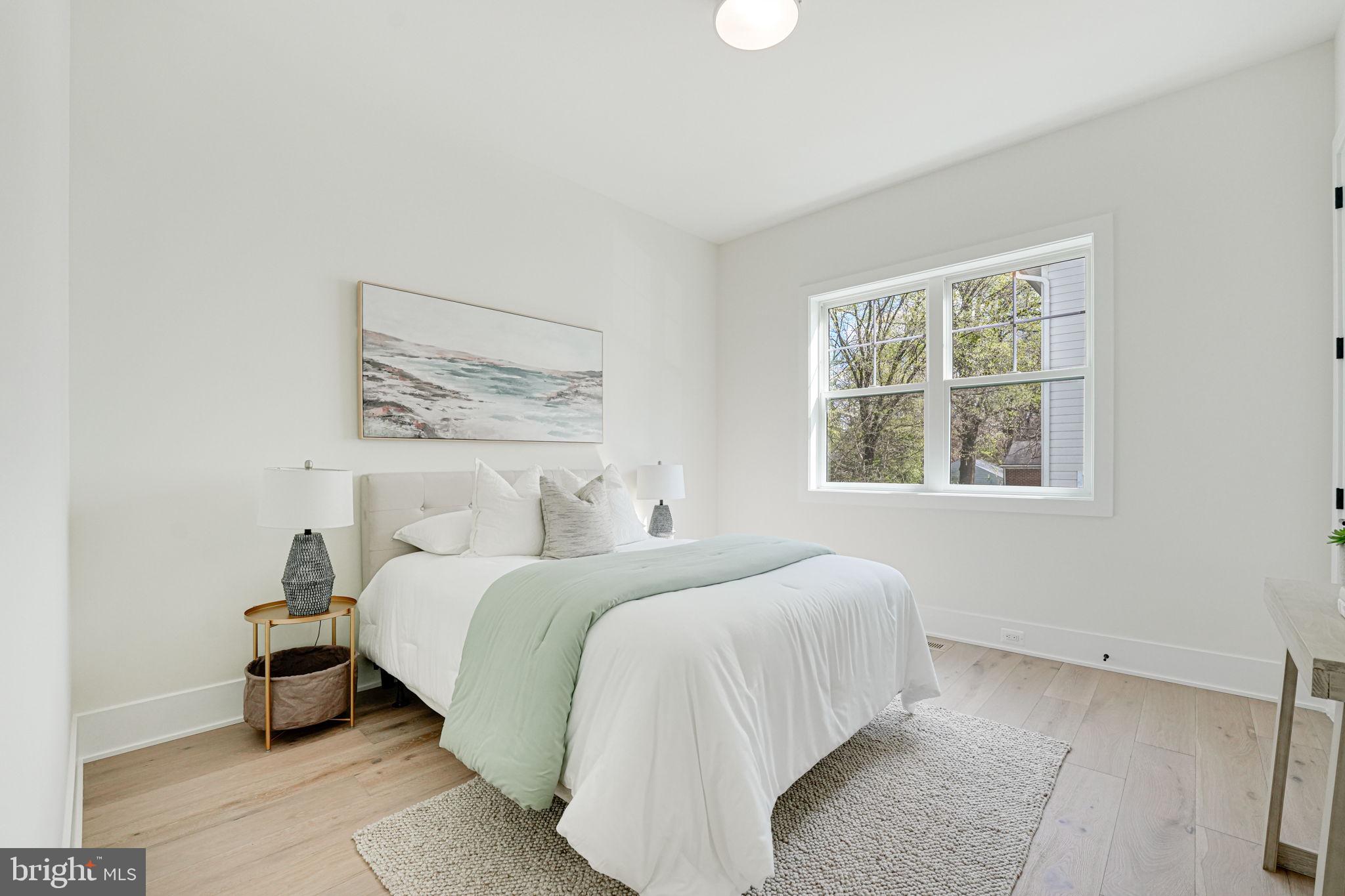 DONNA LEE GARDENS - Residential