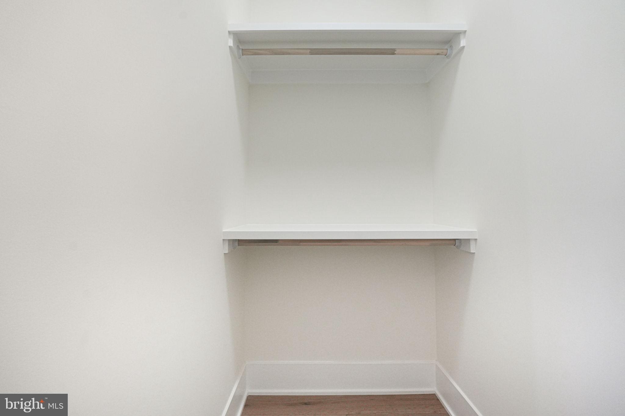 DONNA LEE GARDENS - Residential