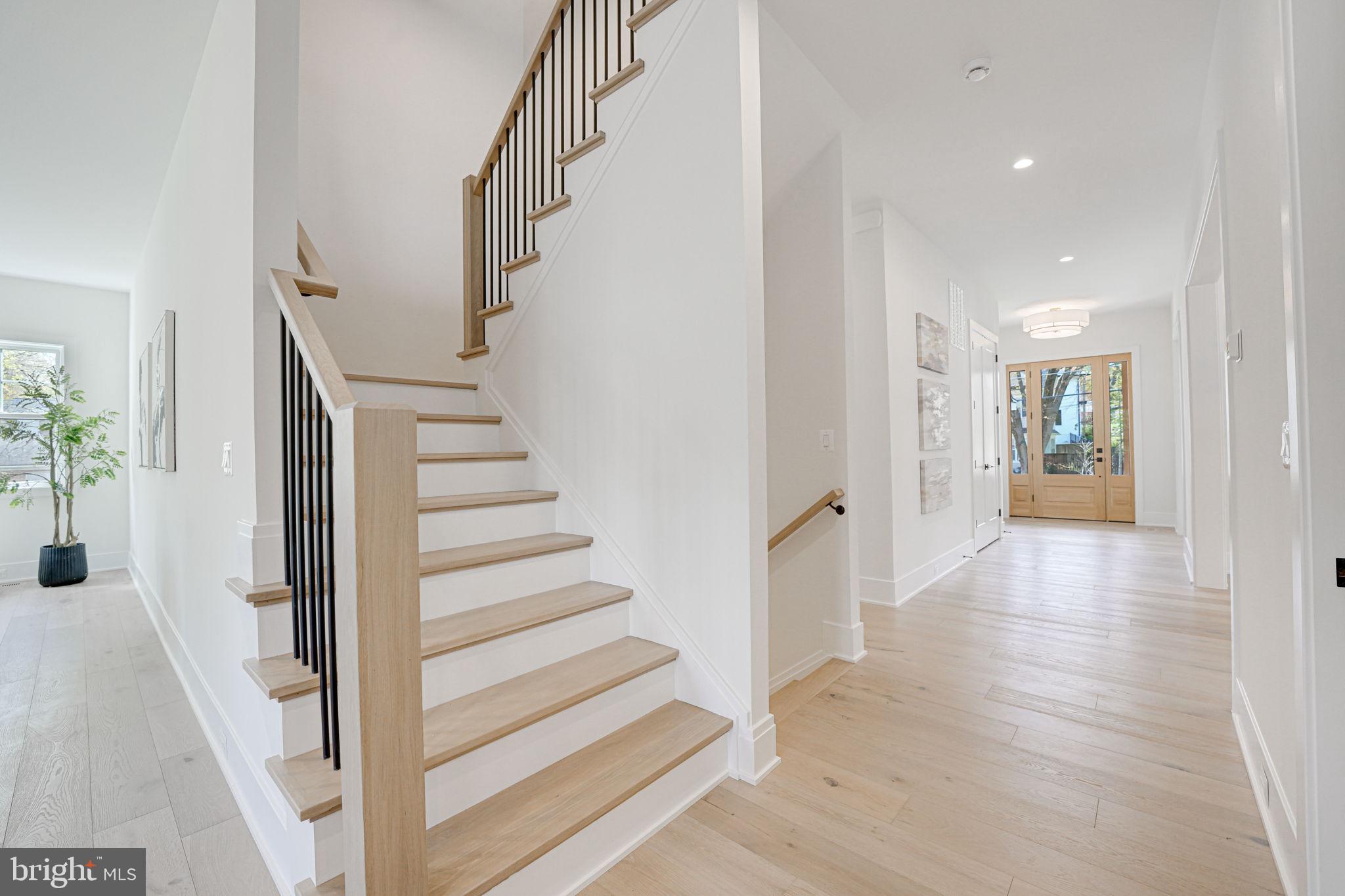 DONNA LEE GARDENS - Residential