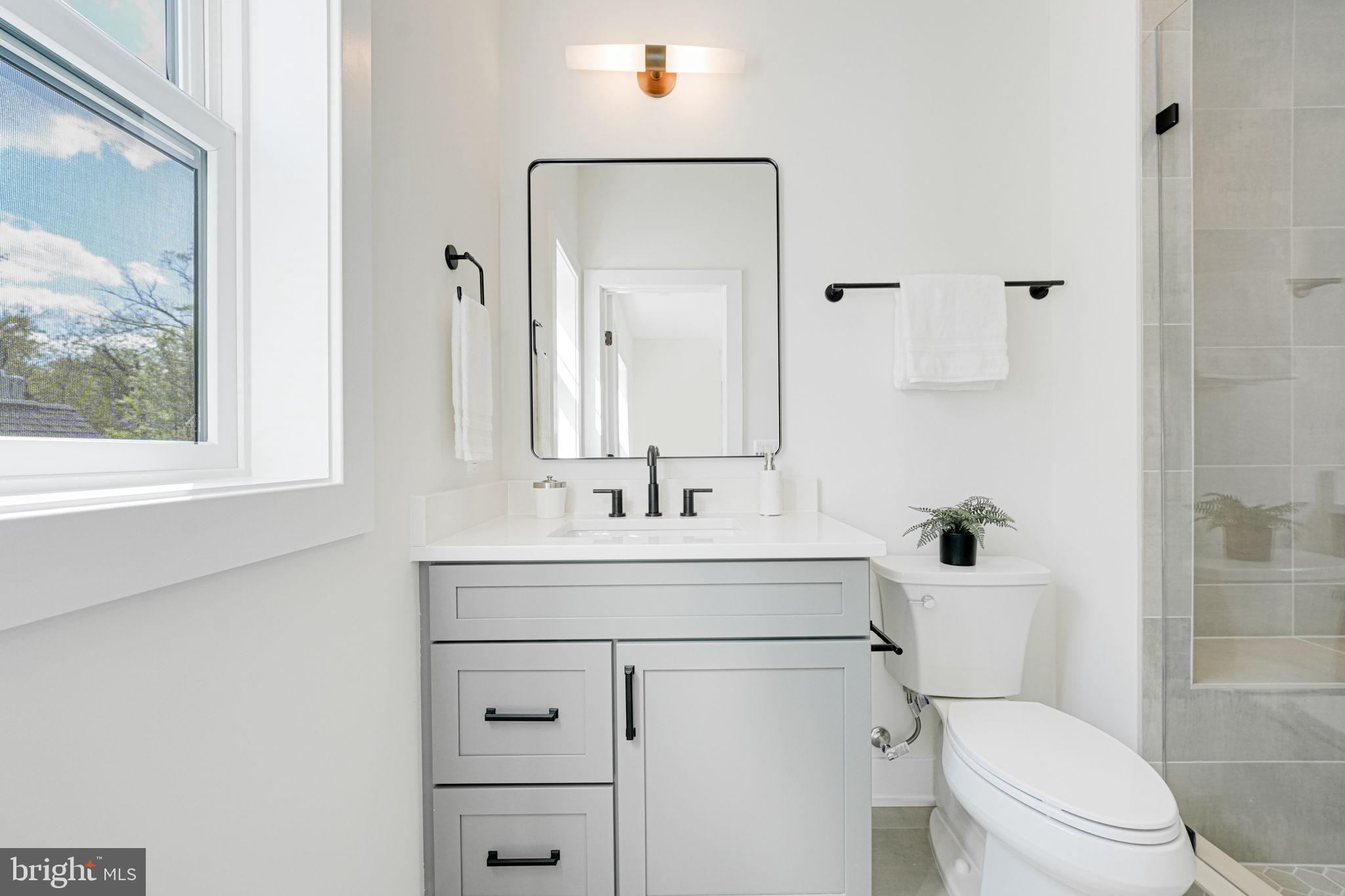 DONNA LEE GARDENS - Residential