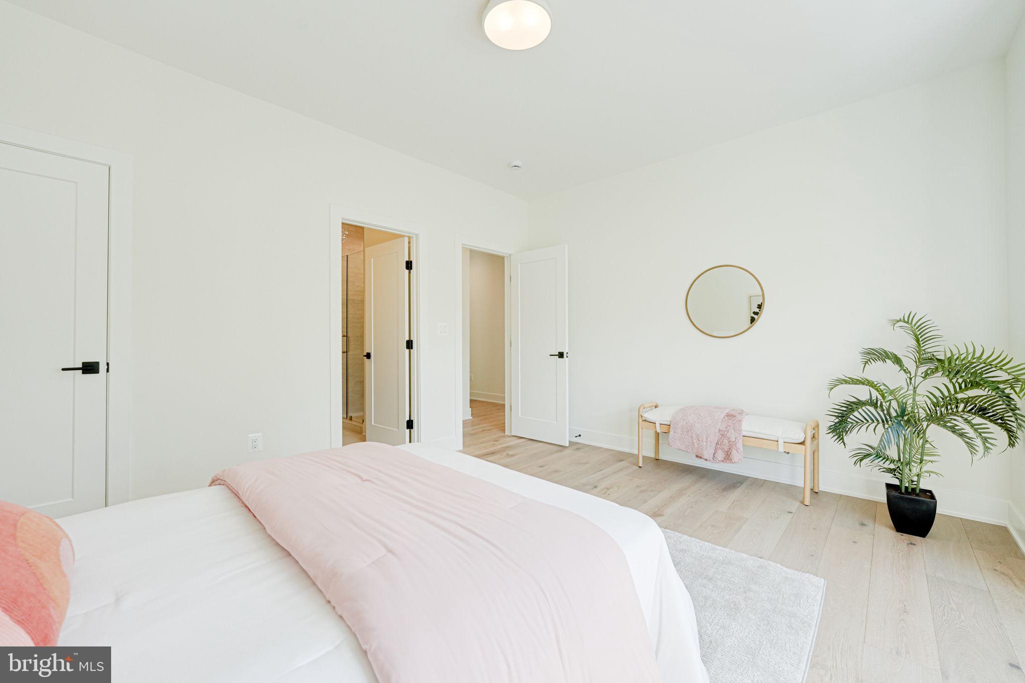 DONNA LEE GARDENS - Residential