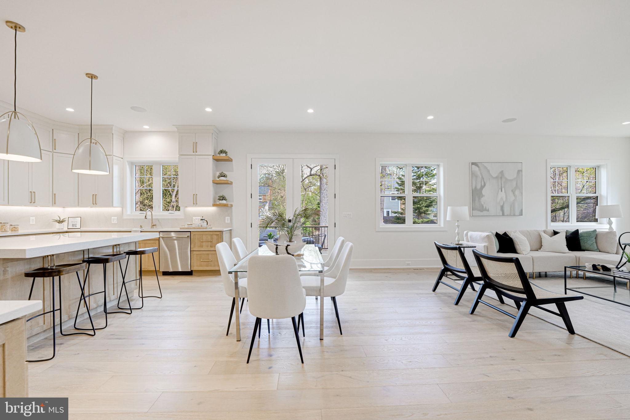 DONNA LEE GARDENS - Residential