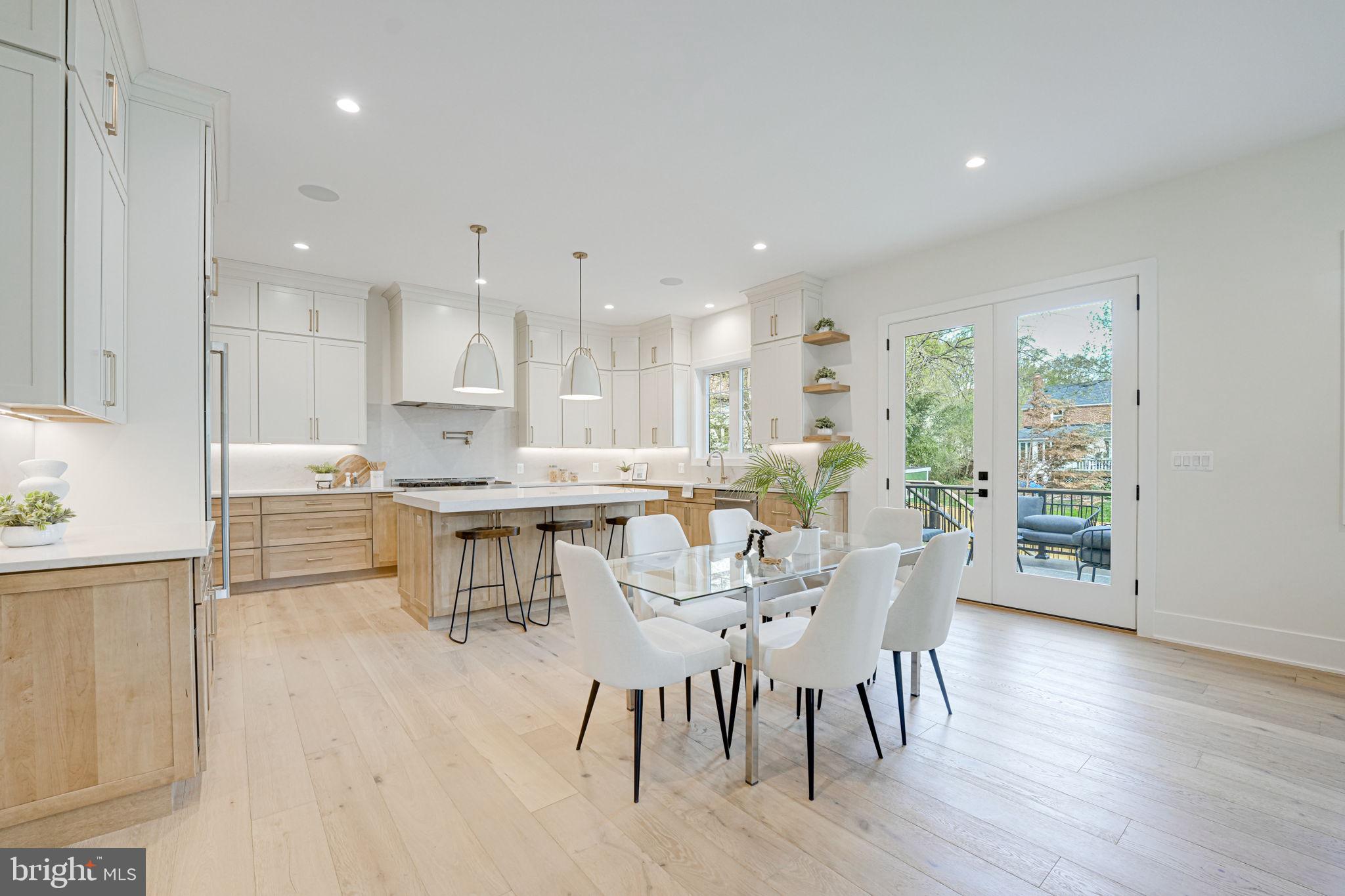 DONNA LEE GARDENS - Residential