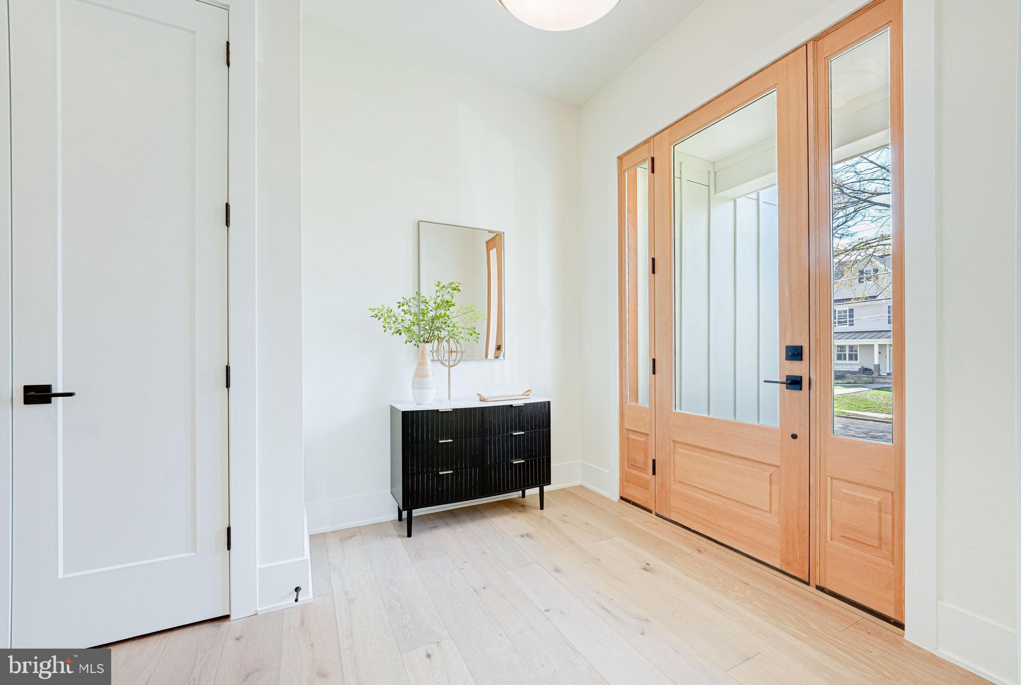 DONNA LEE GARDENS - Residential