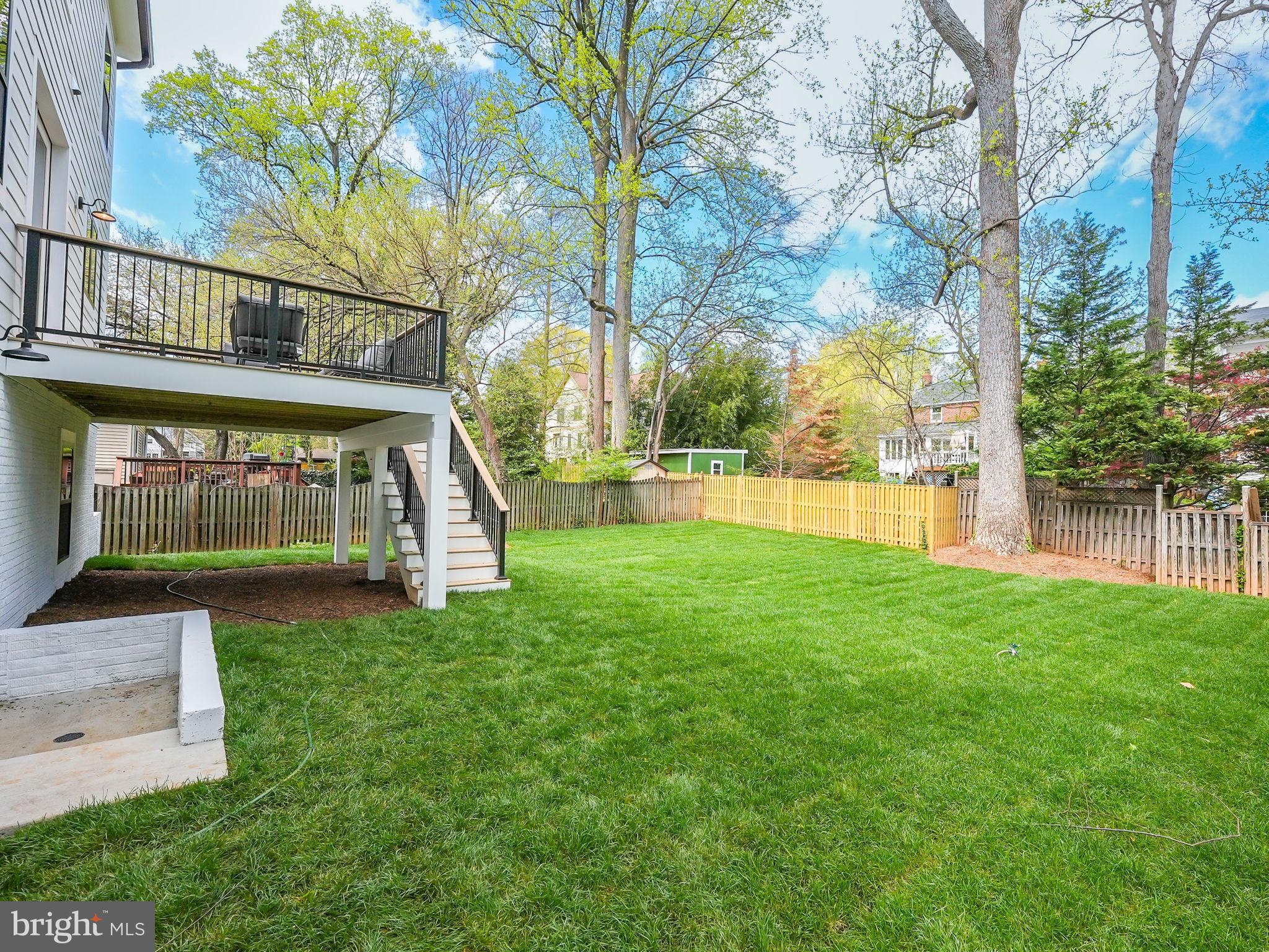 DONNA LEE GARDENS - Residential