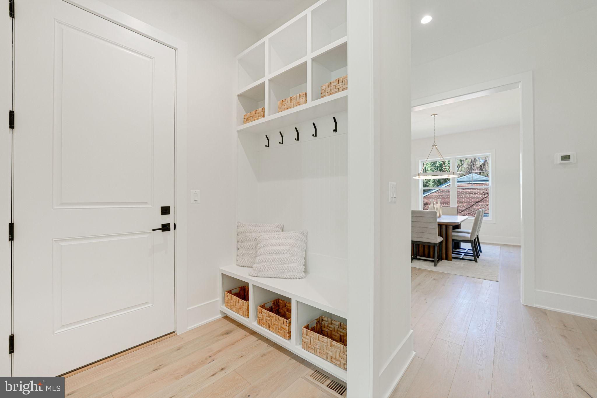 DONNA LEE GARDENS - Residential