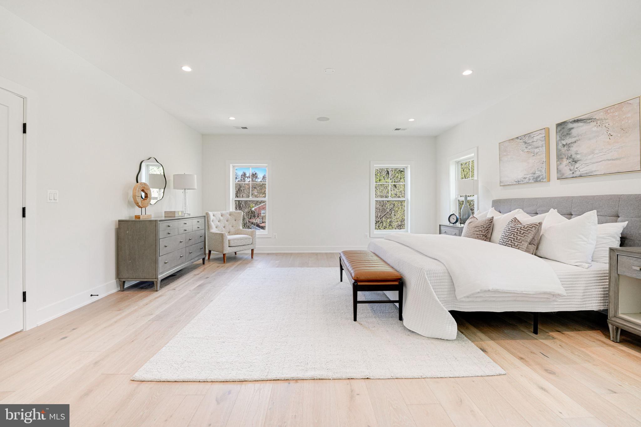 DONNA LEE GARDENS - Residential