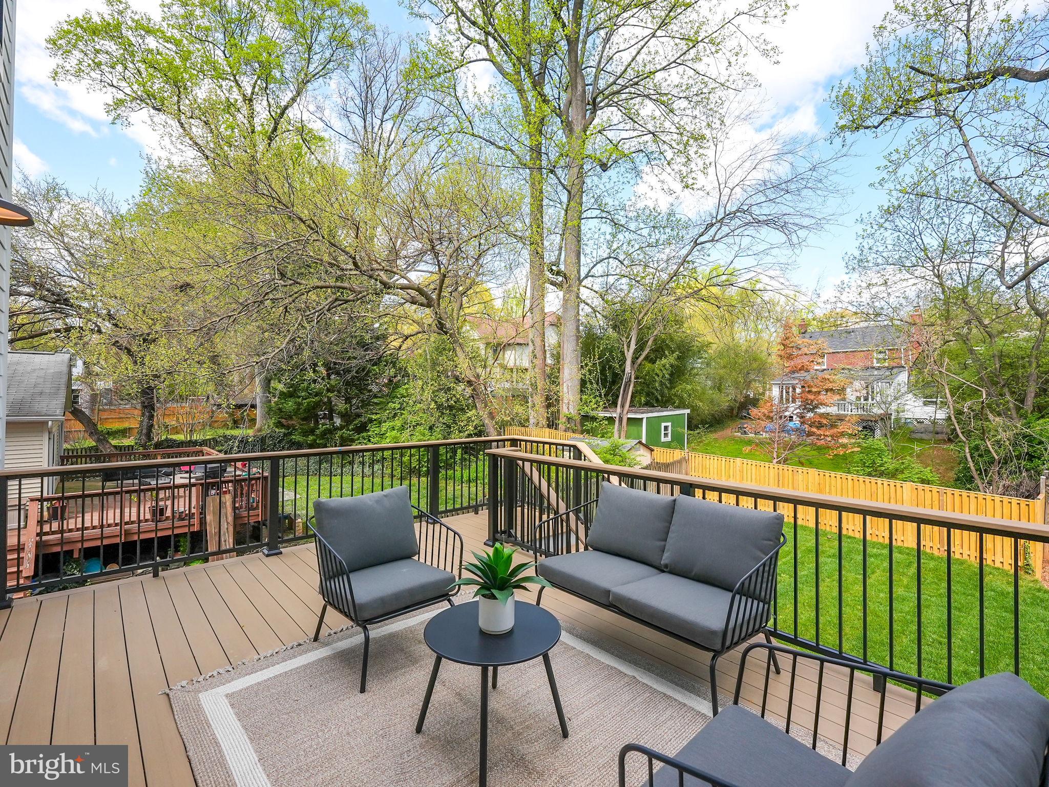 DONNA LEE GARDENS - Residential