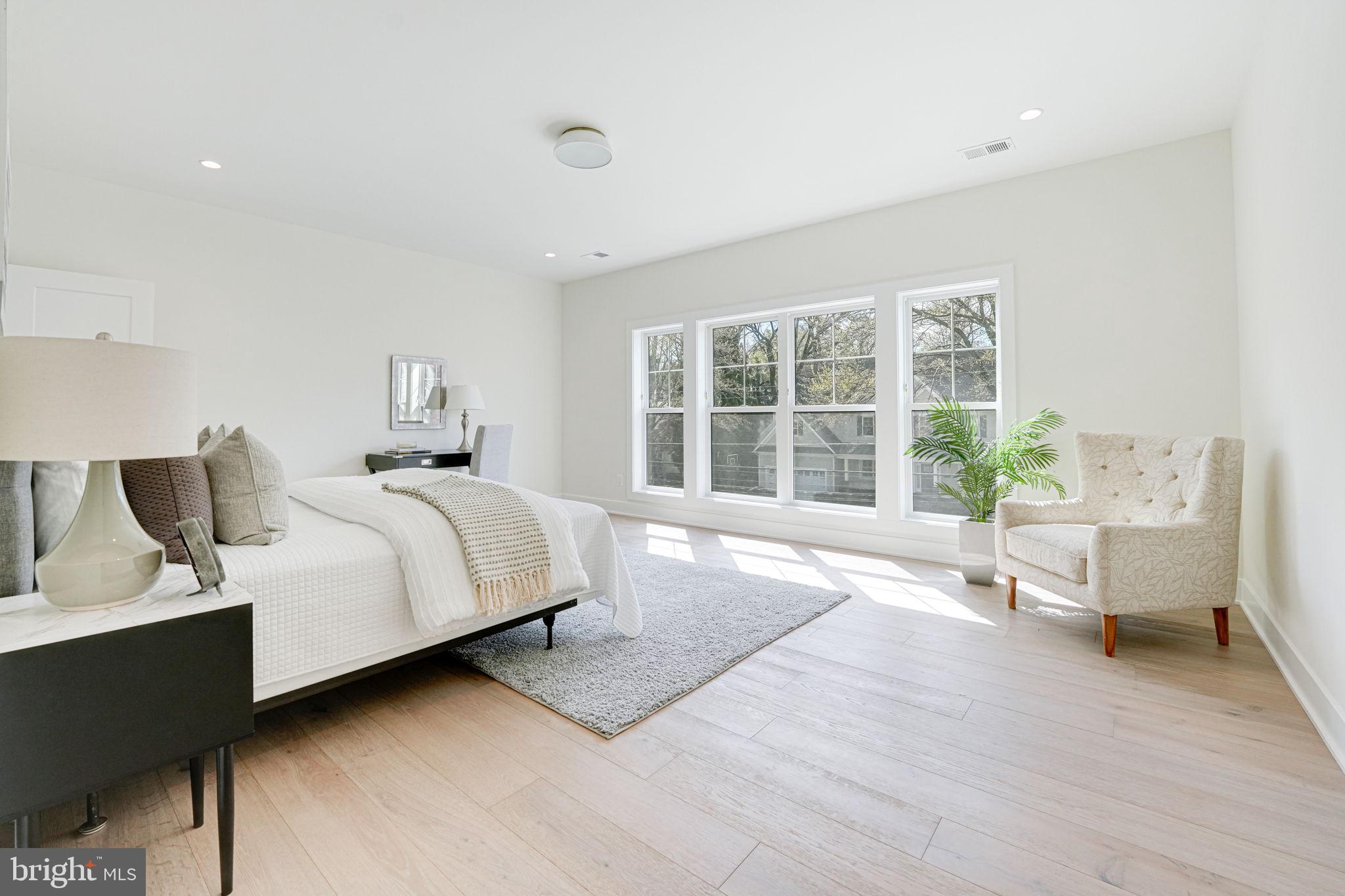 DONNA LEE GARDENS - Residential