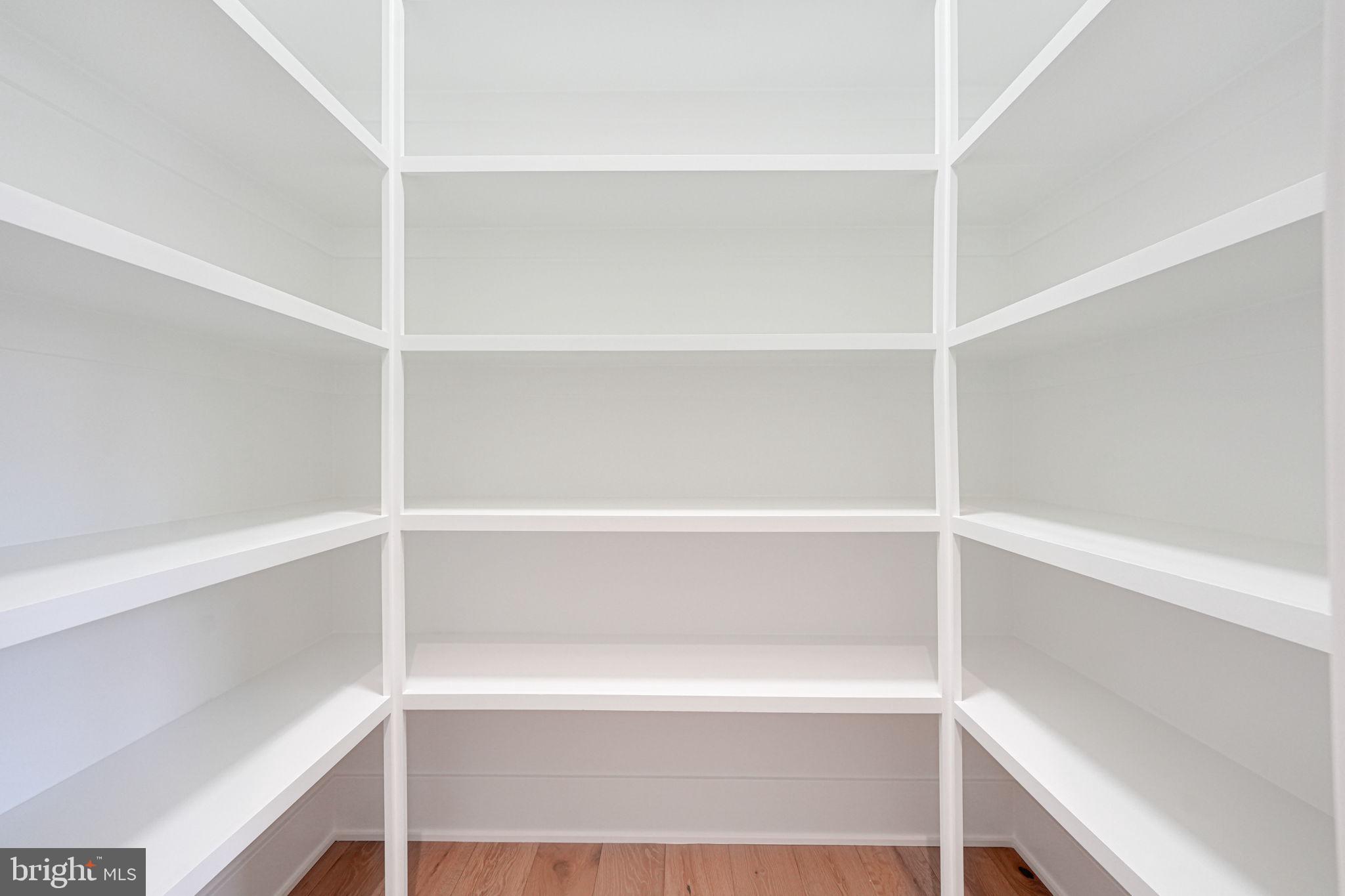 DONNA LEE GARDENS - Residential