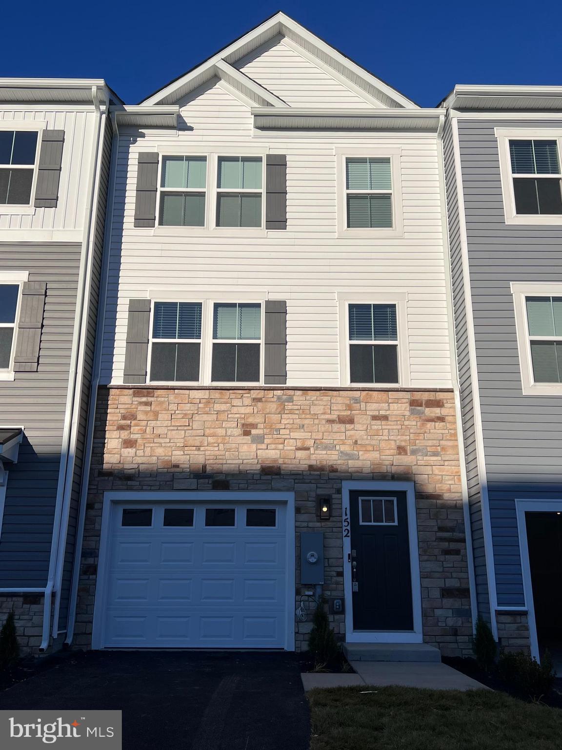 RETREAT AT WINDING CREEK - Residential Lease