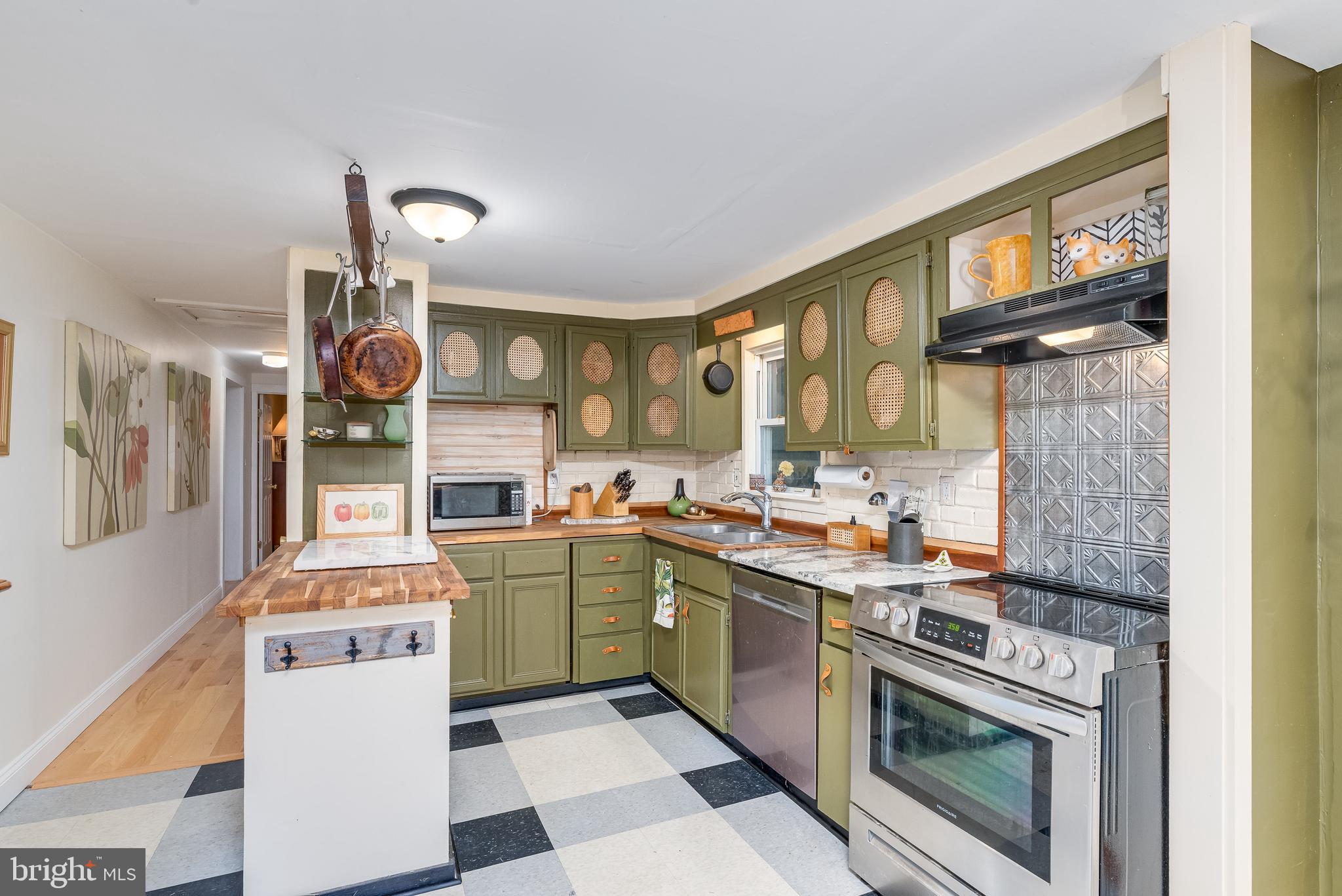 MECKLENBURG HEIGHTS - Residential