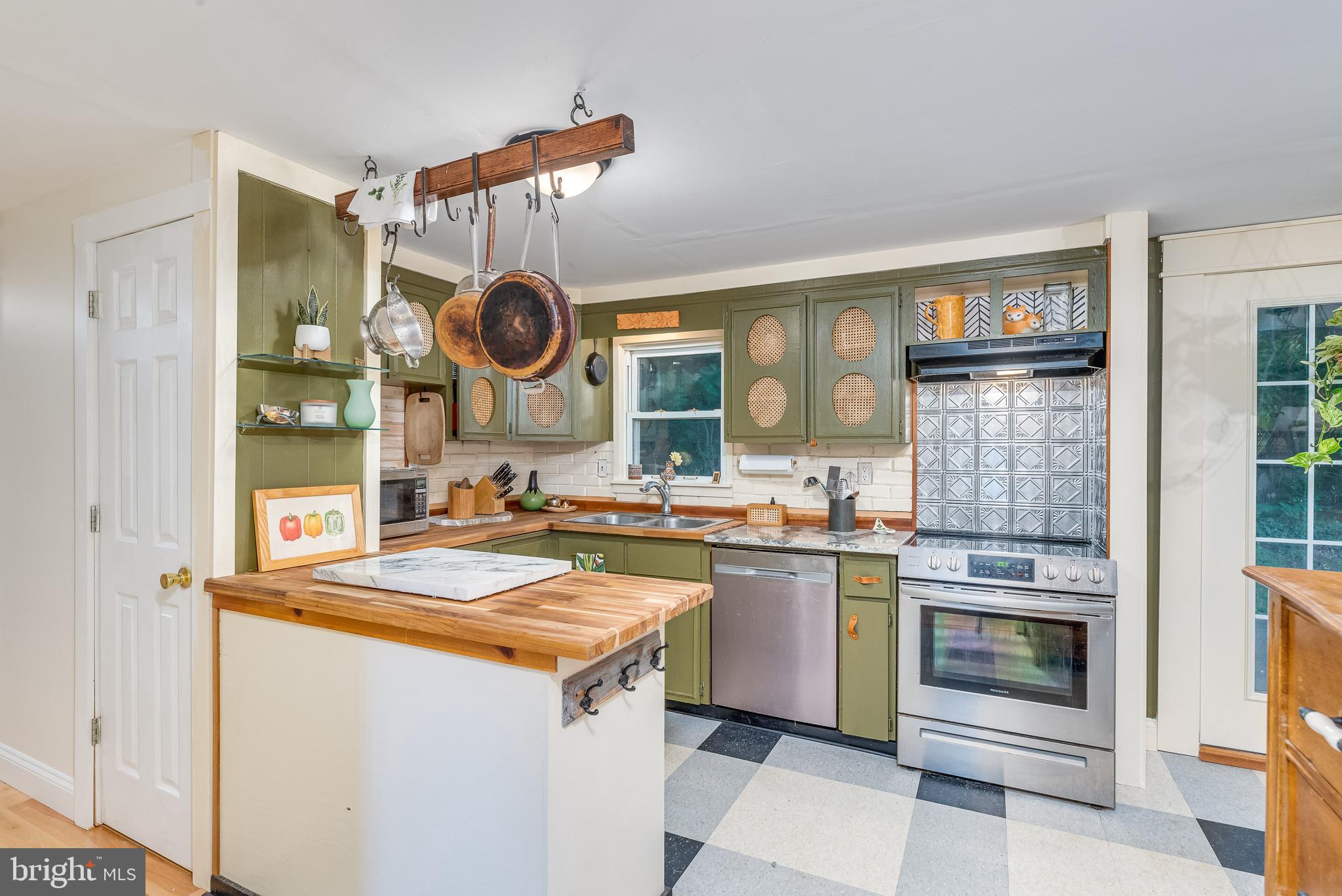 MECKLENBURG HEIGHTS - Residential