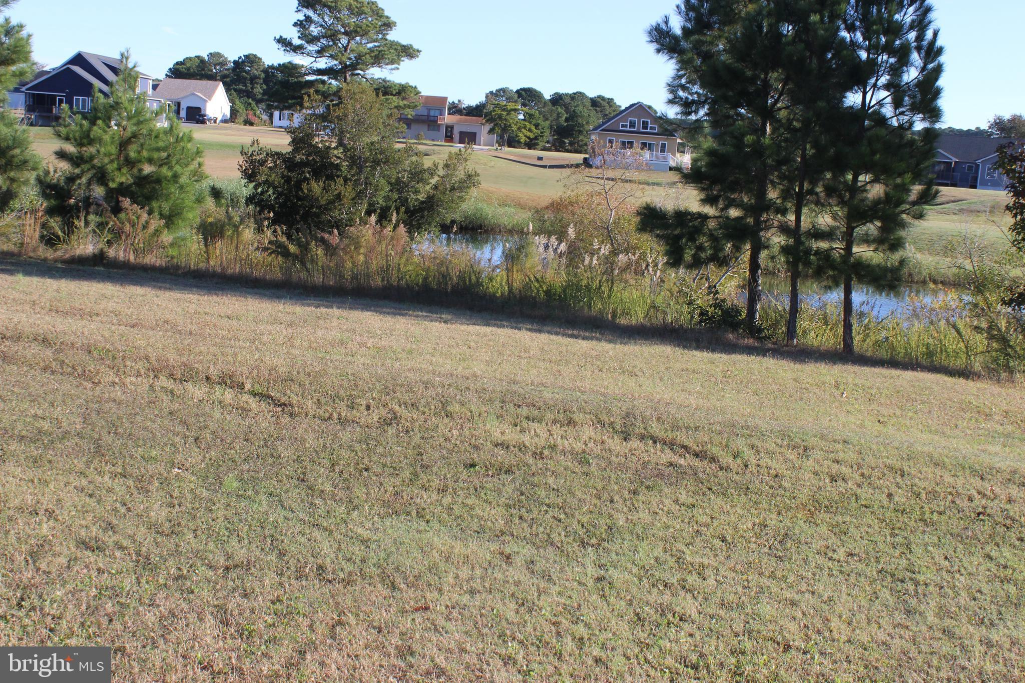 CAPTAIN'S COVE - Land