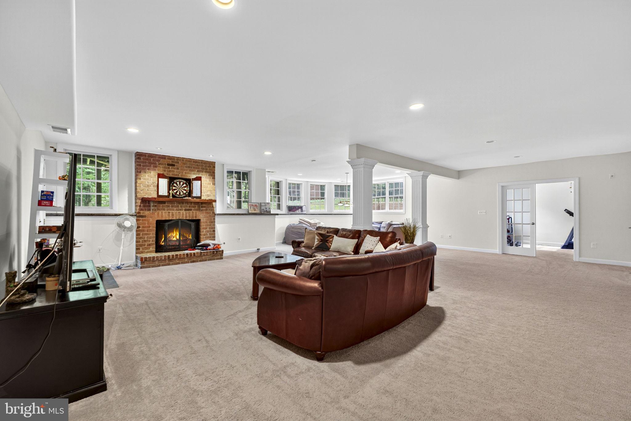 WILLOWRUN - Residential