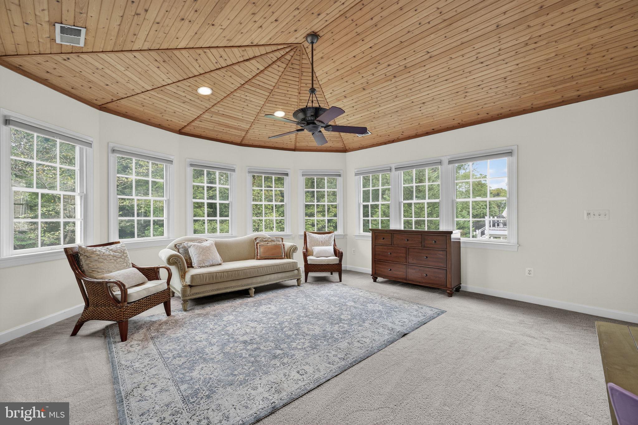 WILLOWRUN - Residential