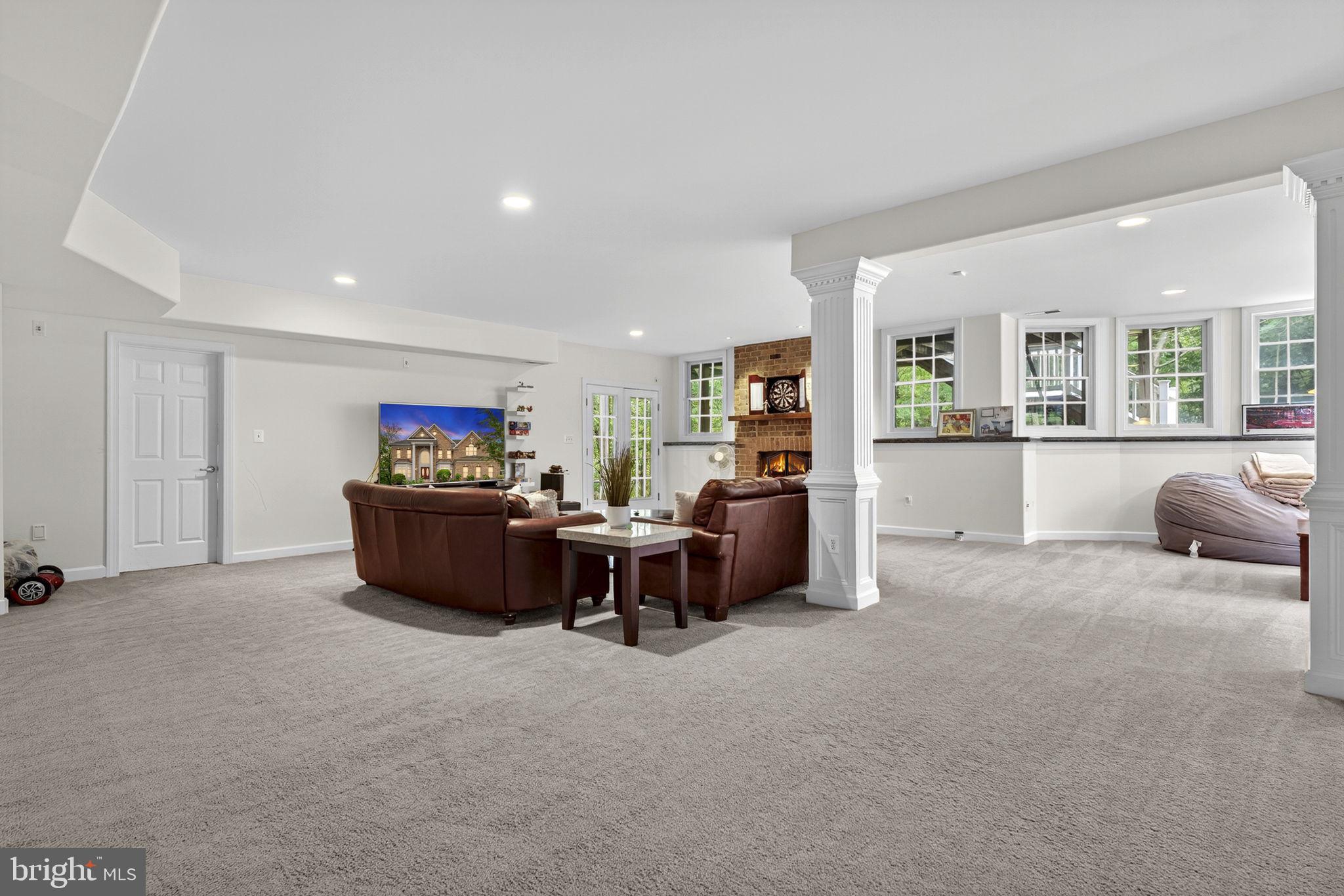 WILLOWRUN - Residential