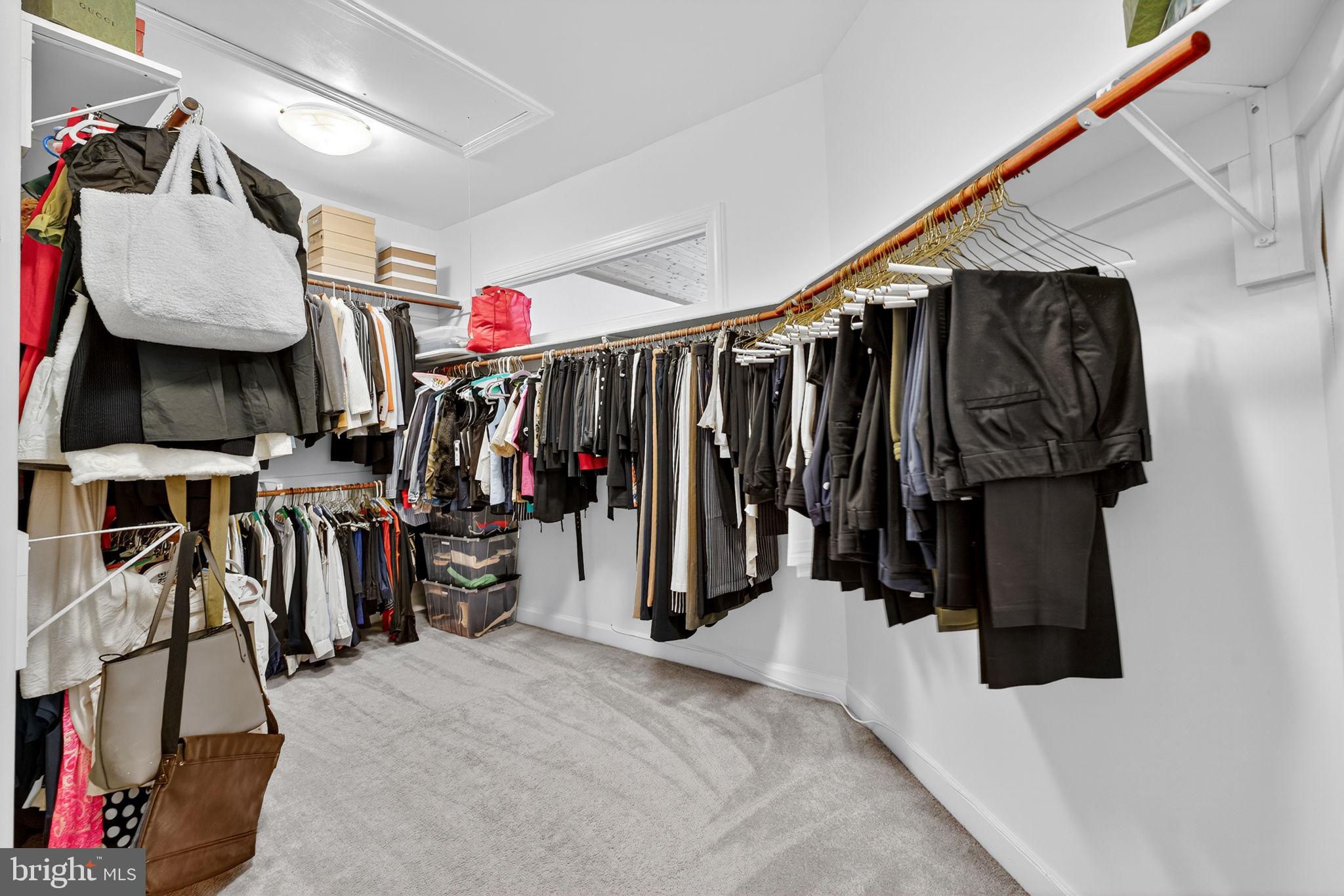 WILLOWRUN - Residential