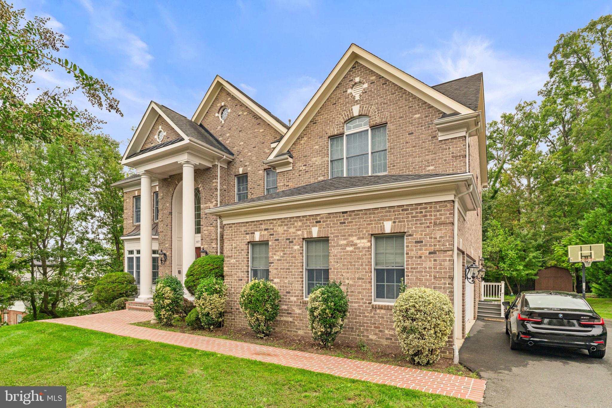 WILLOWRUN - Residential