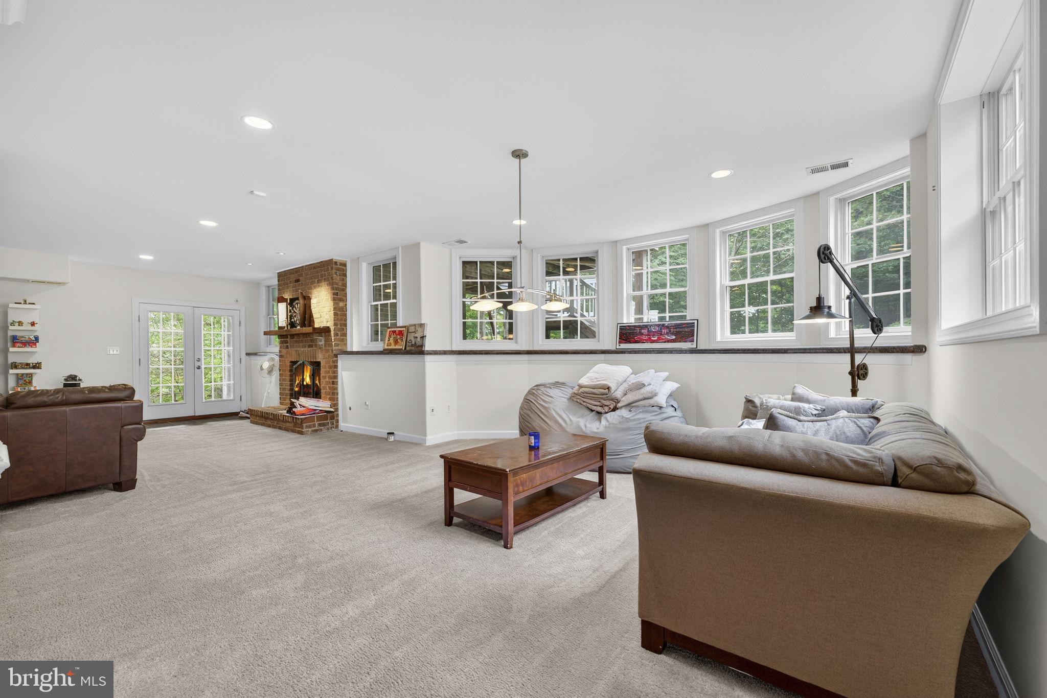 WILLOWRUN - Residential