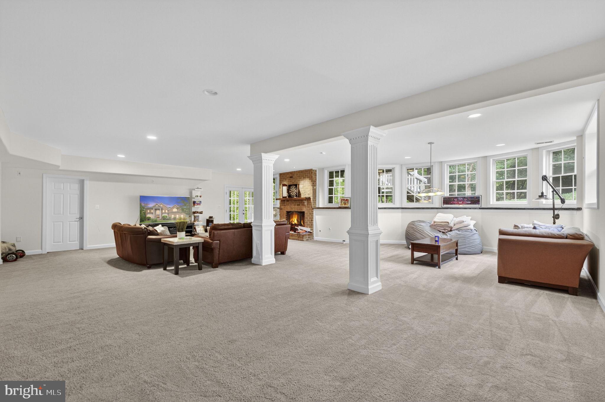 WILLOWRUN - Residential