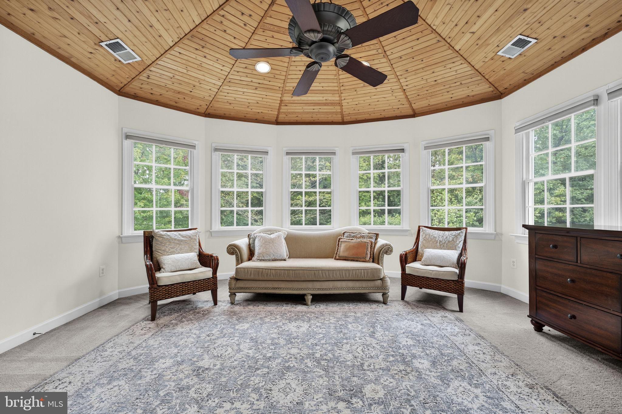 WILLOWRUN - Residential