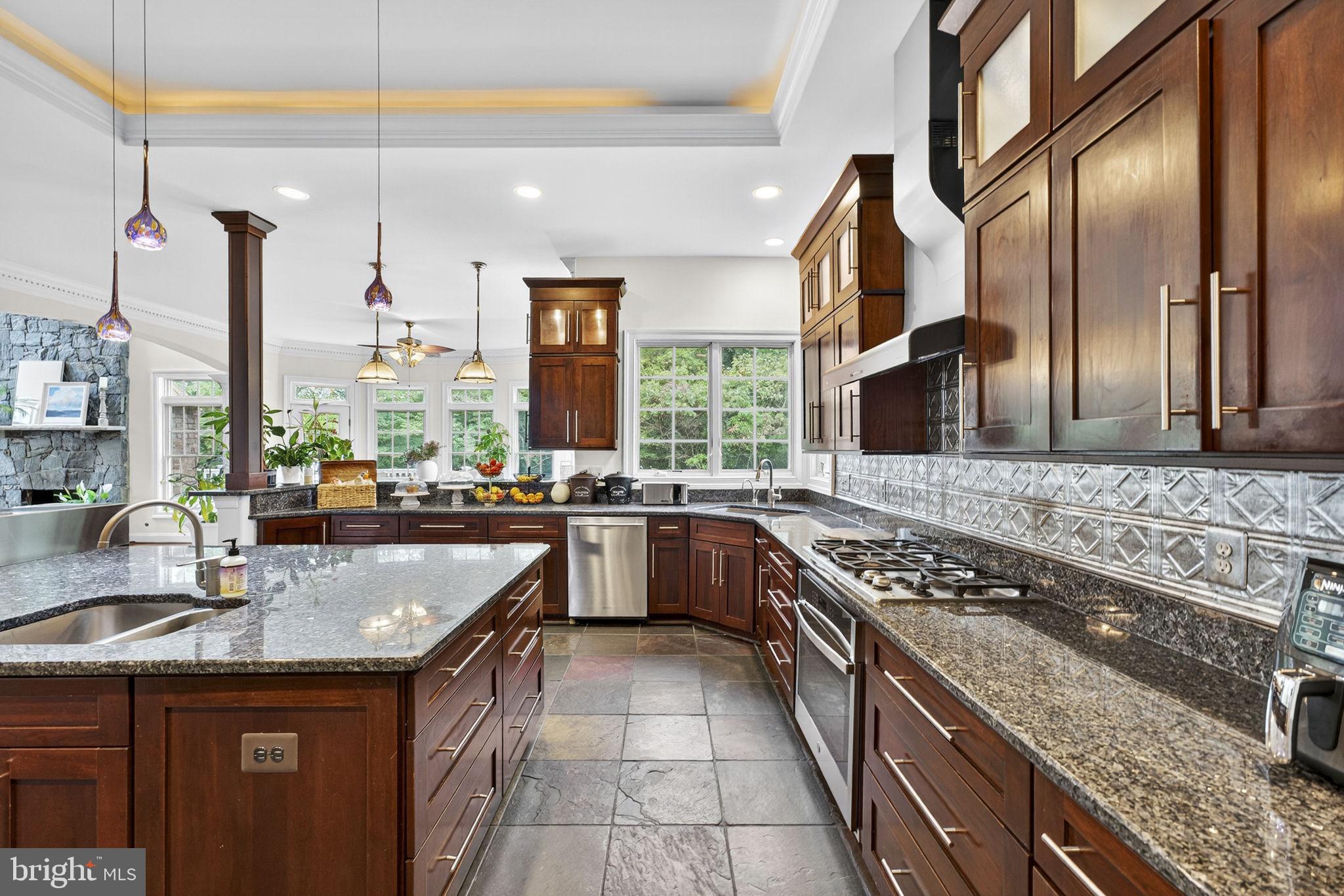 WILLOWRUN - Residential