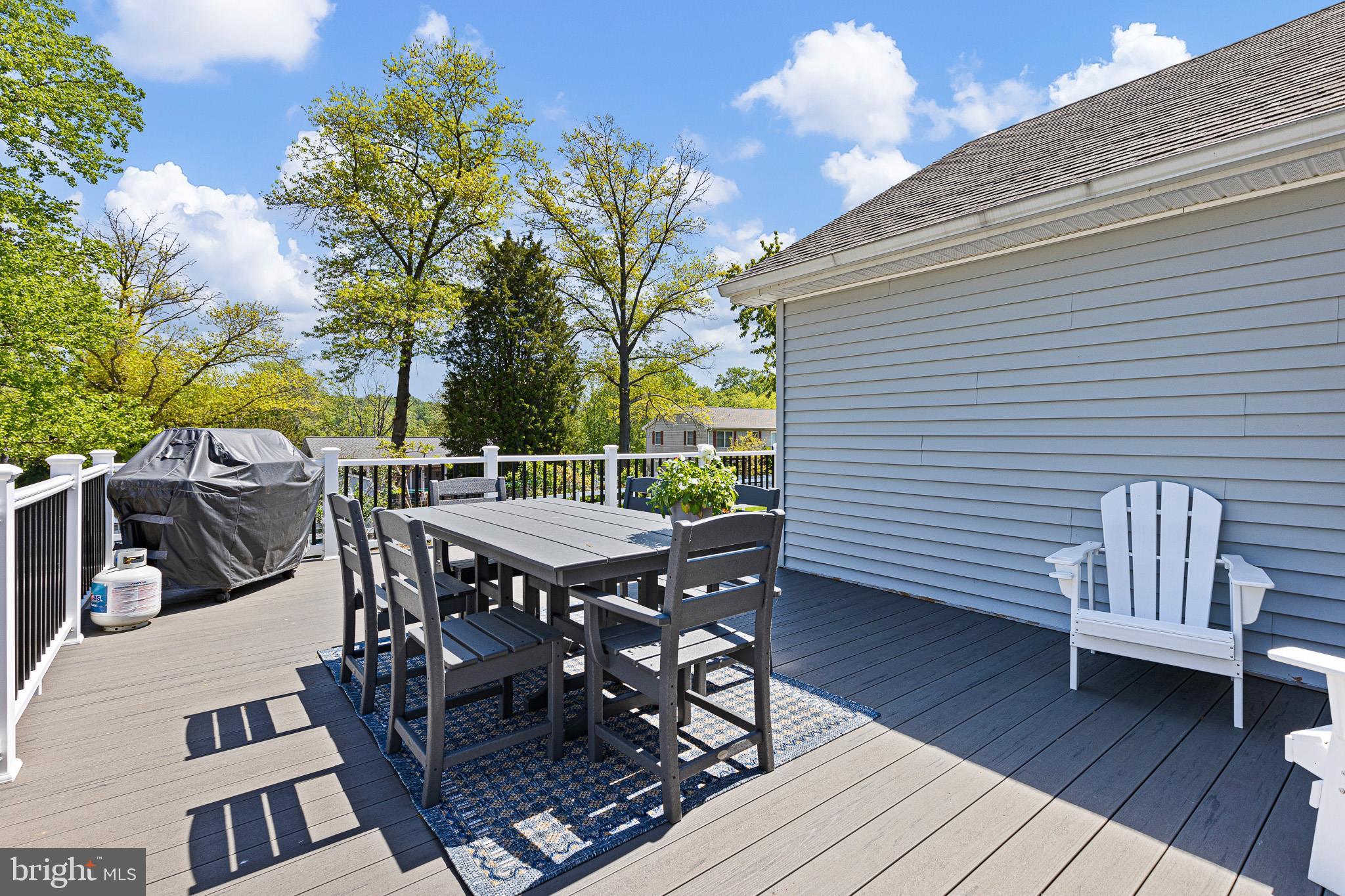 ROLLING HILLS (CHESAPEAKE ISLE) - Residential