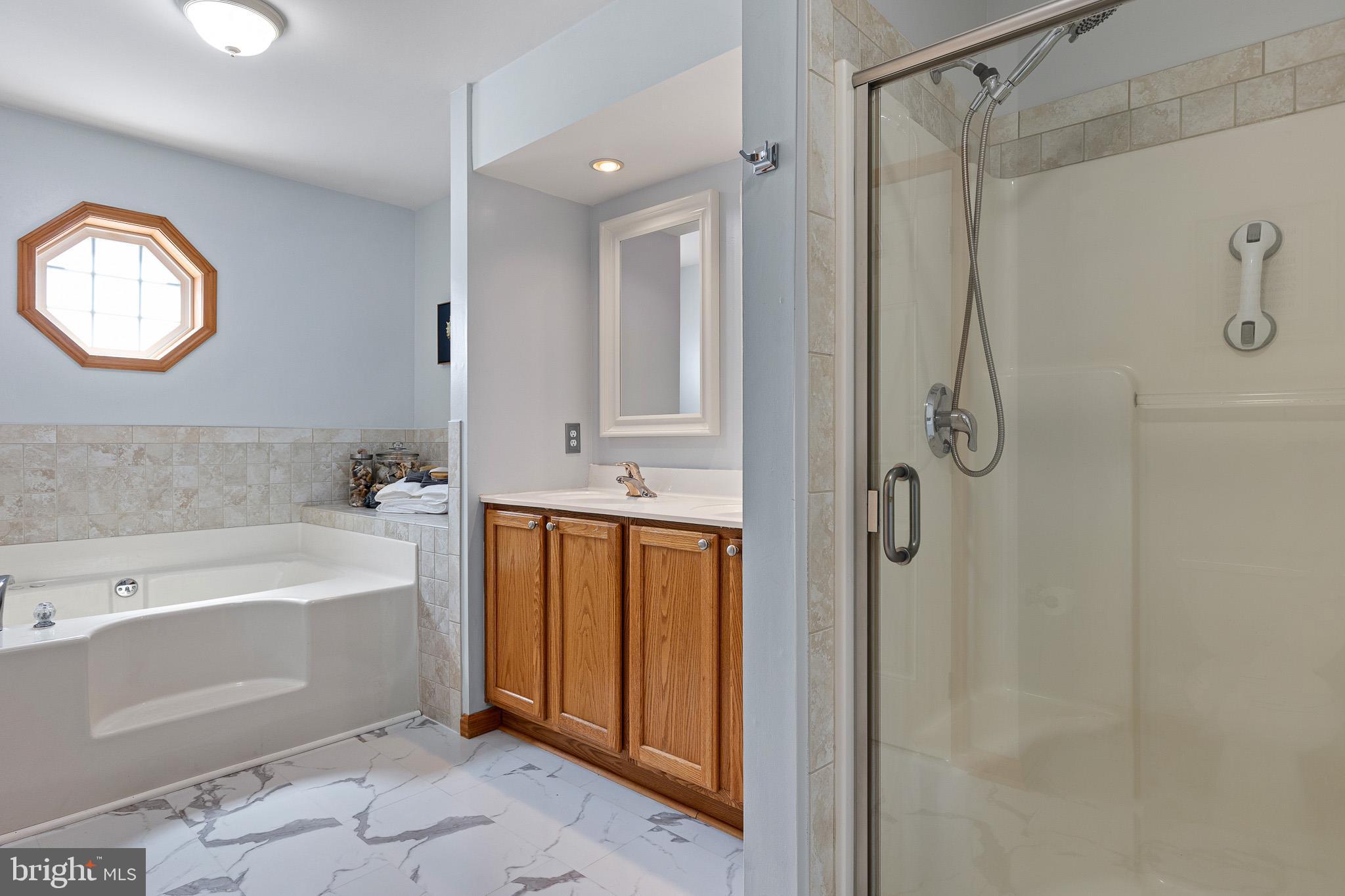 ROLLING HILLS (CHESAPEAKE ISLE) - Residential