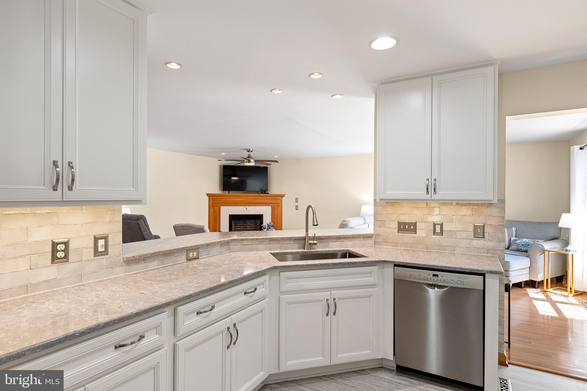 ROLLING HILLS (CHESAPEAKE ISLE) - Residential