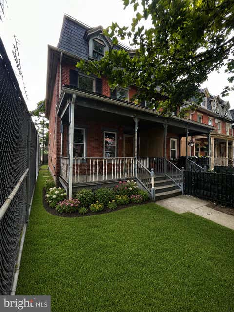 Townhouse For Sale - 29 Carroll Street<br/> TRENTON, NJ 08609