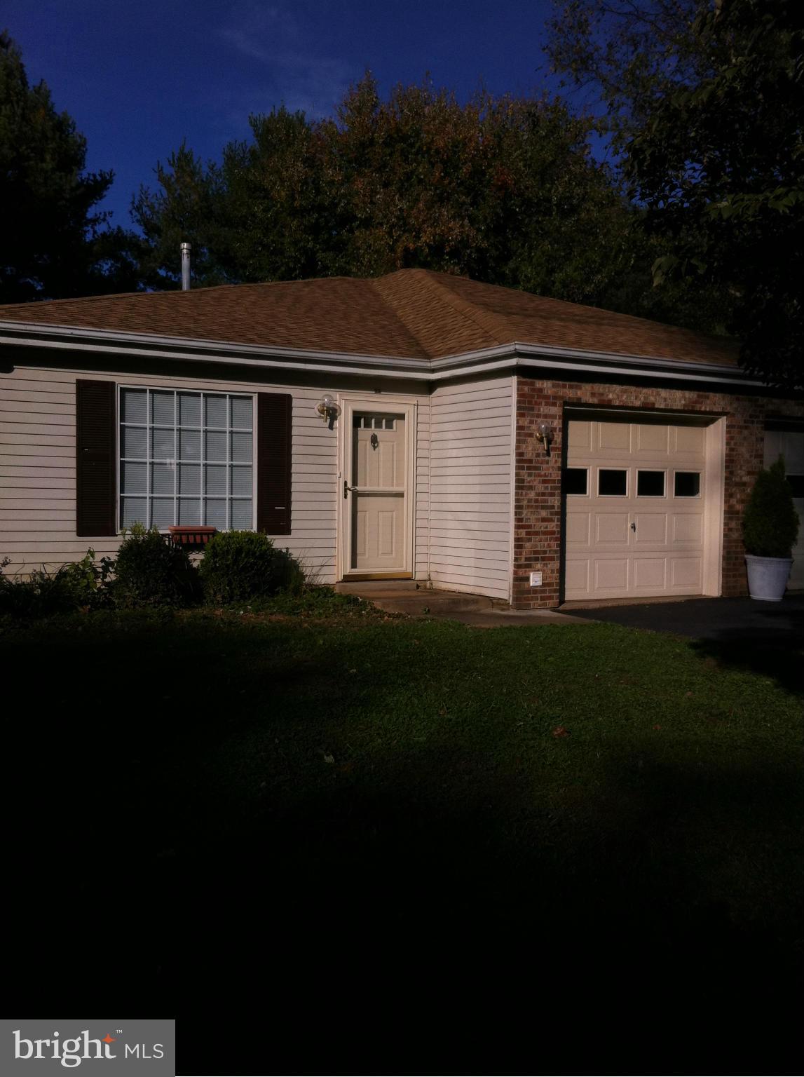 BROADVIEW ACRES - Residential Lease