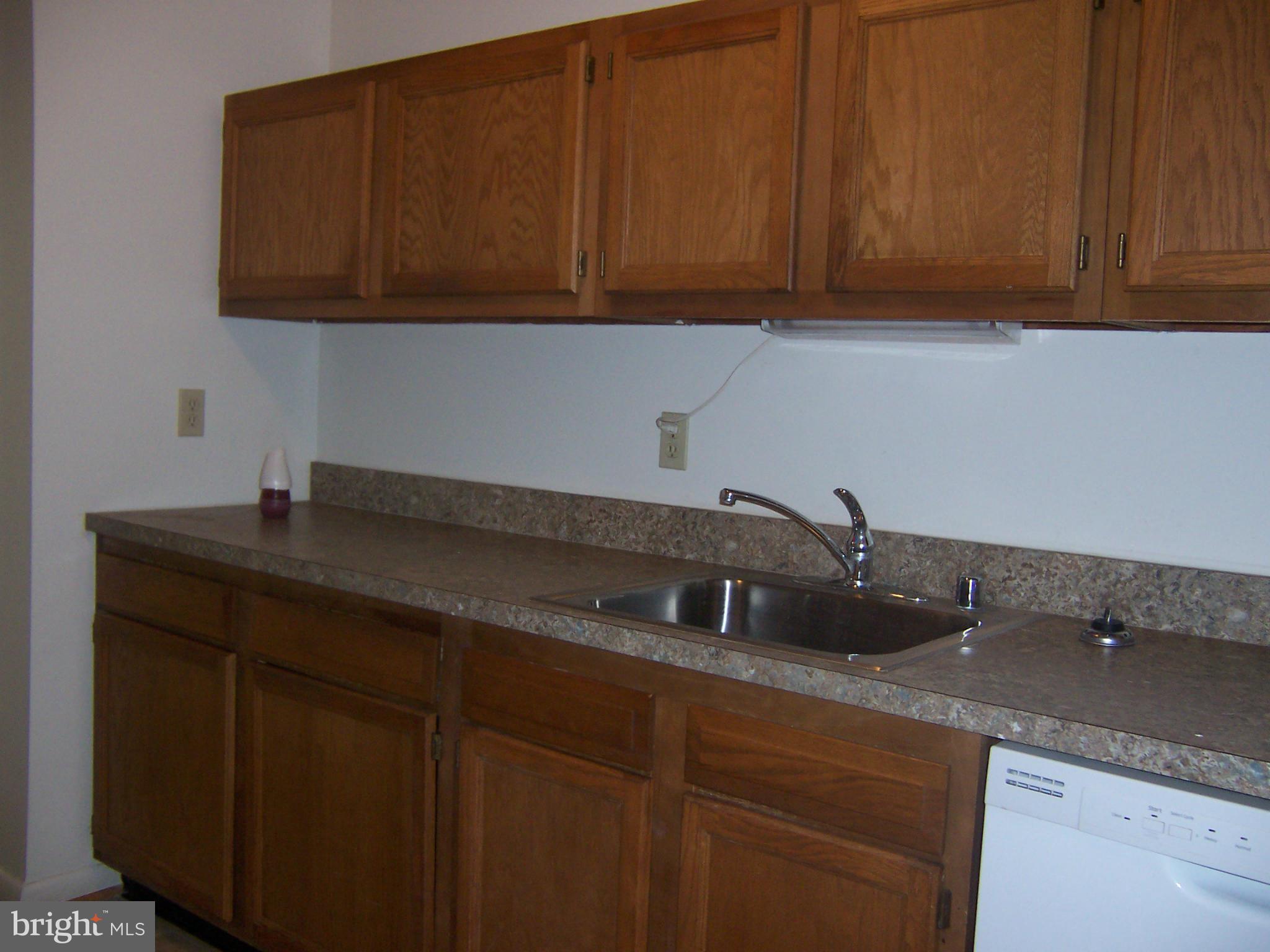 BROADVIEW ACRES - Residential Lease