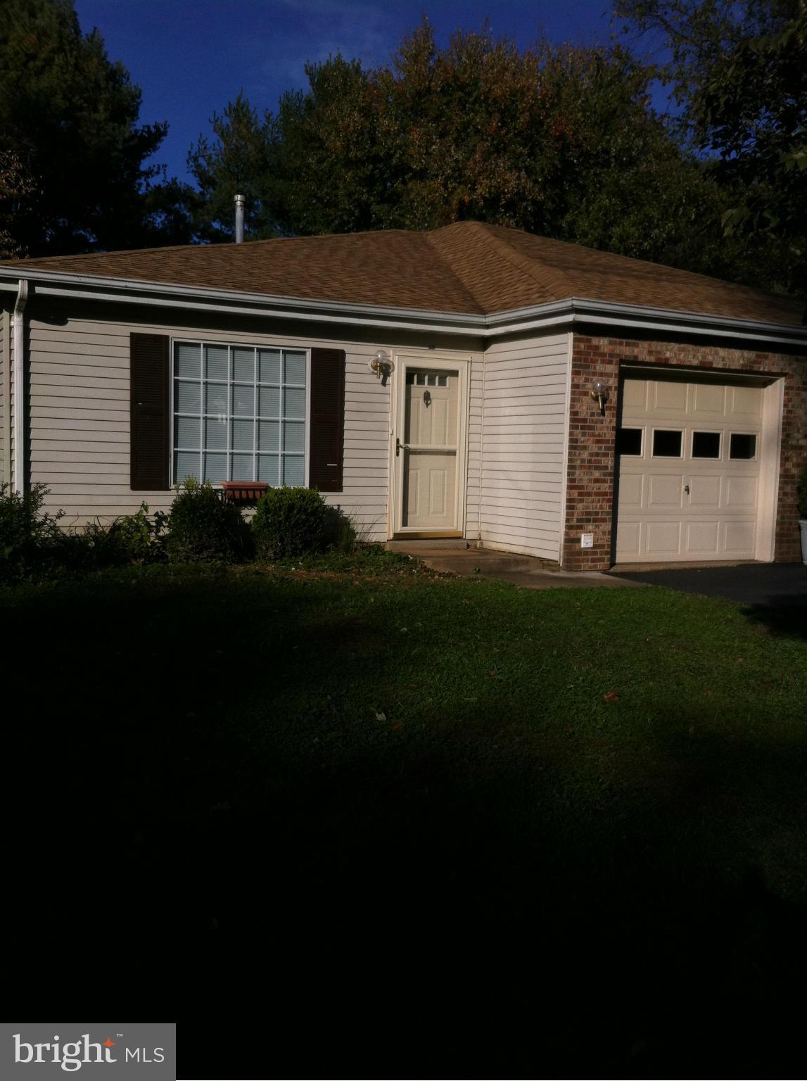 BROADVIEW ACRES - Residential Lease