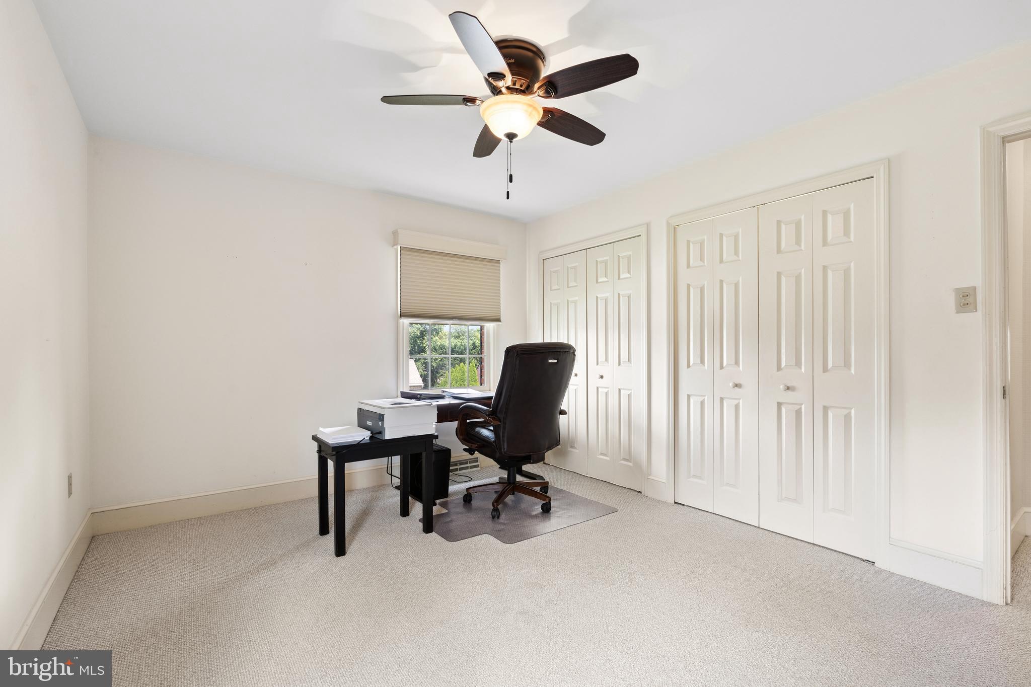 COLONIAL PARK EAST - Residential