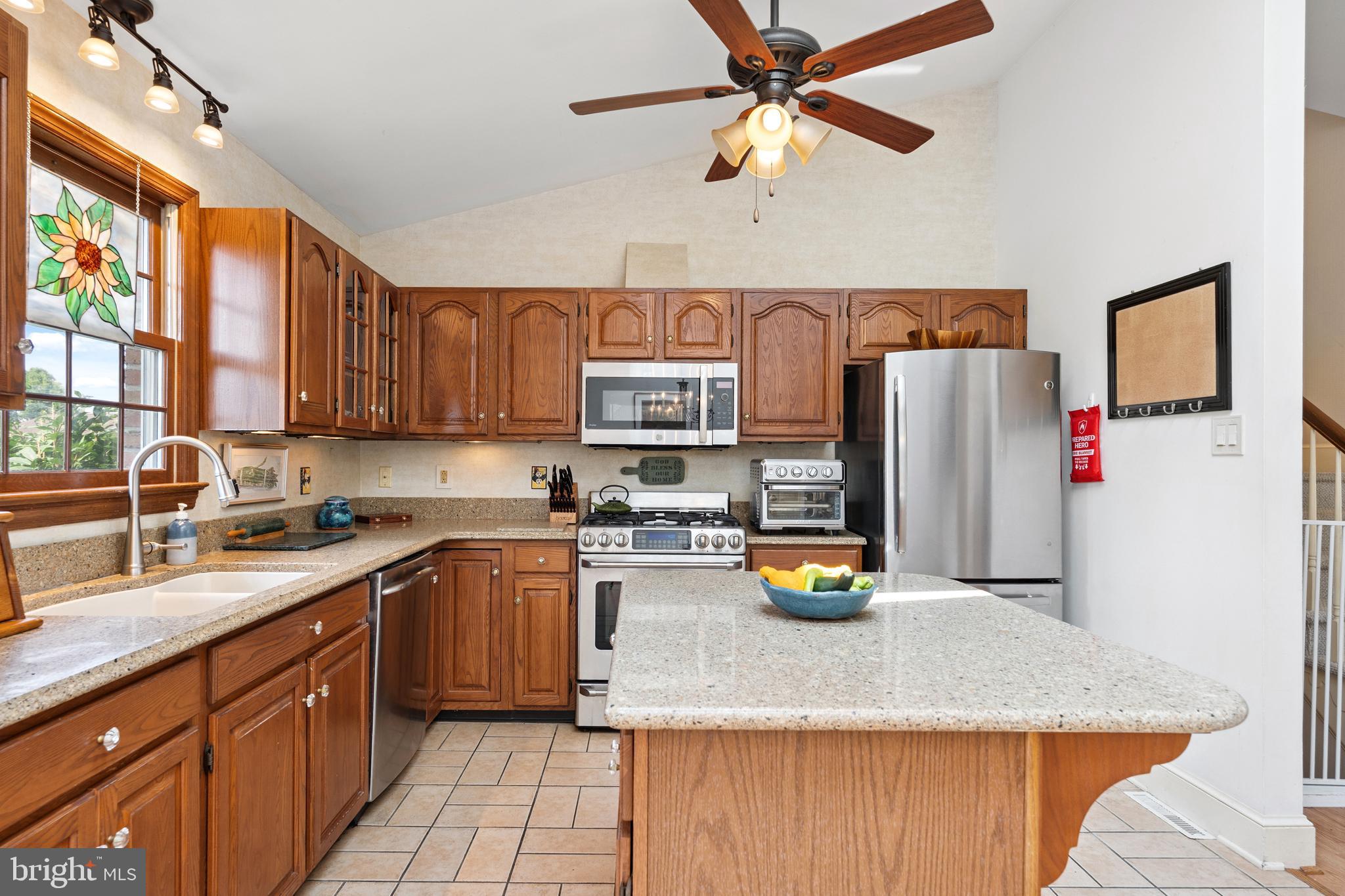 COLONIAL PARK EAST - Residential