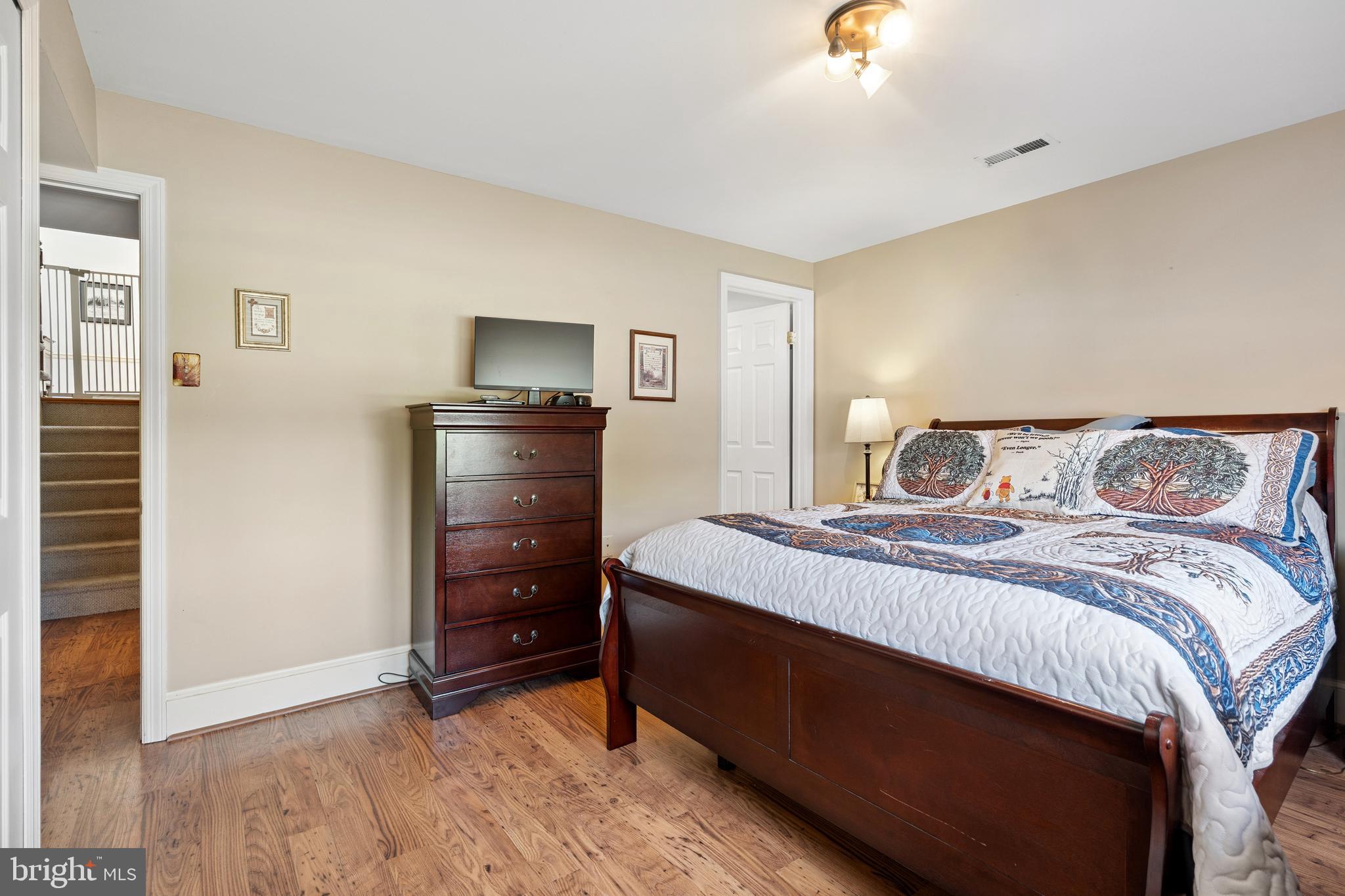 COLONIAL PARK EAST - Residential