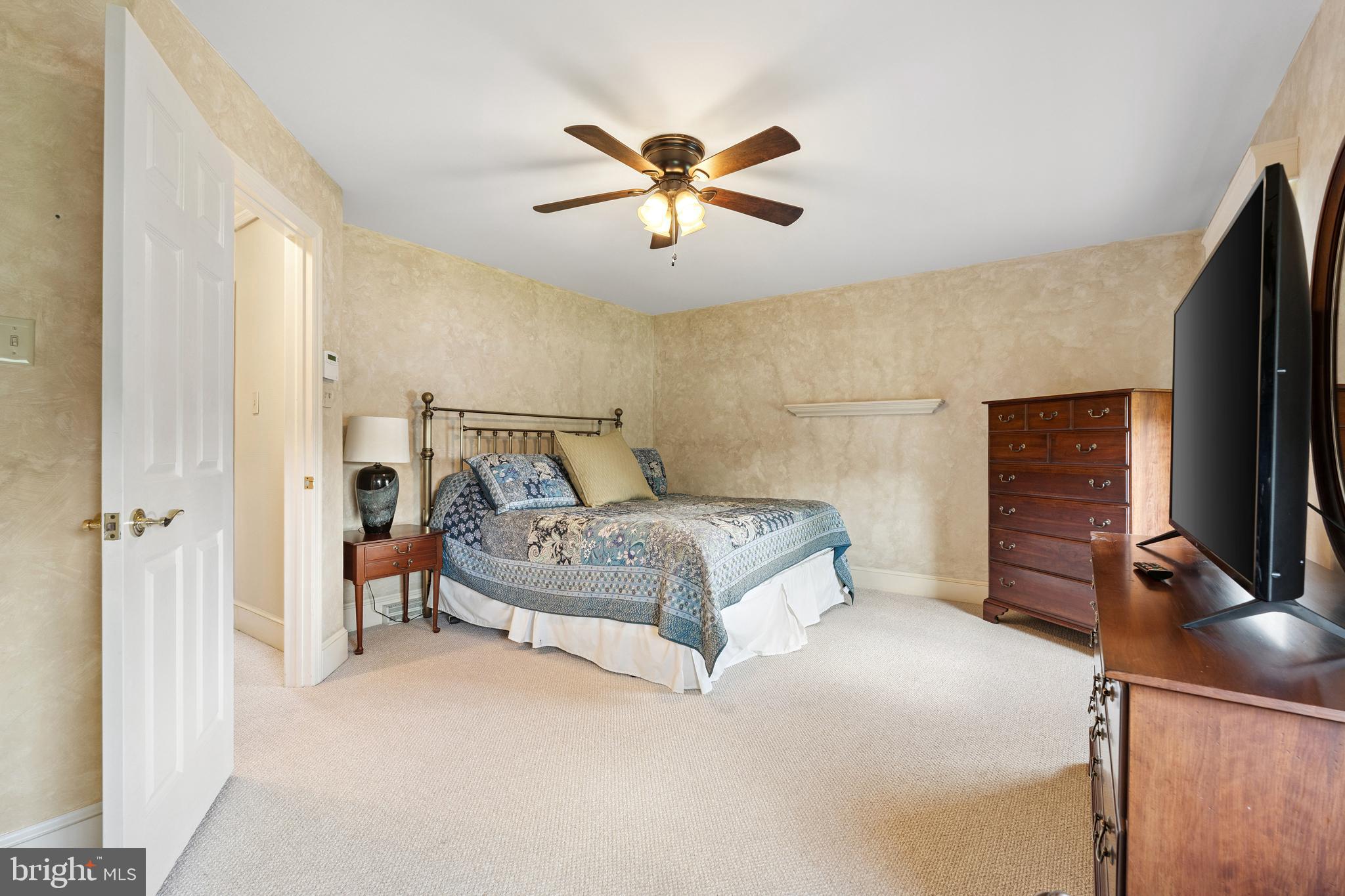 COLONIAL PARK EAST - Residential