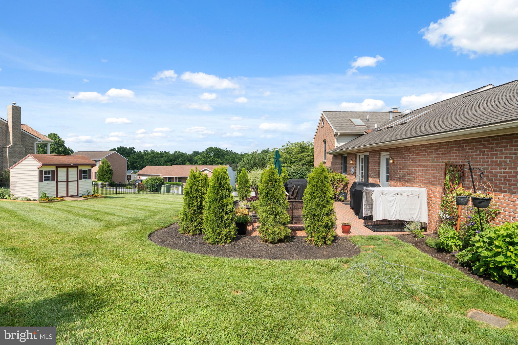 COLONIAL PARK EAST - Residential