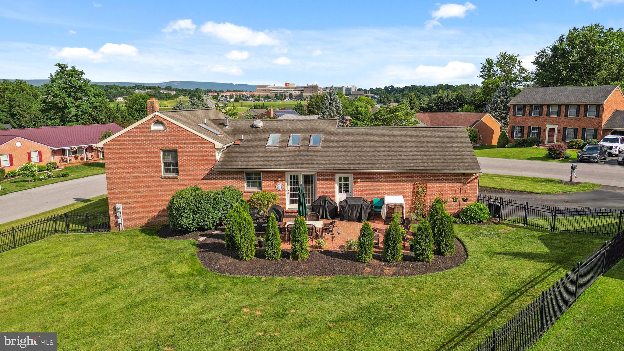 COLONIAL PARK EAST - Residential