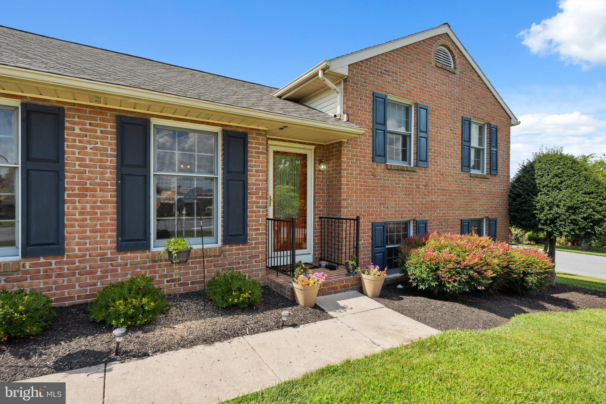 COLONIAL PARK EAST - Residential